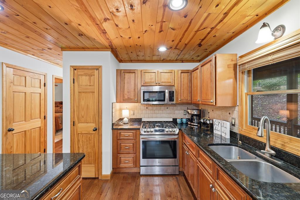 161 Arbor Way Property Photo 8