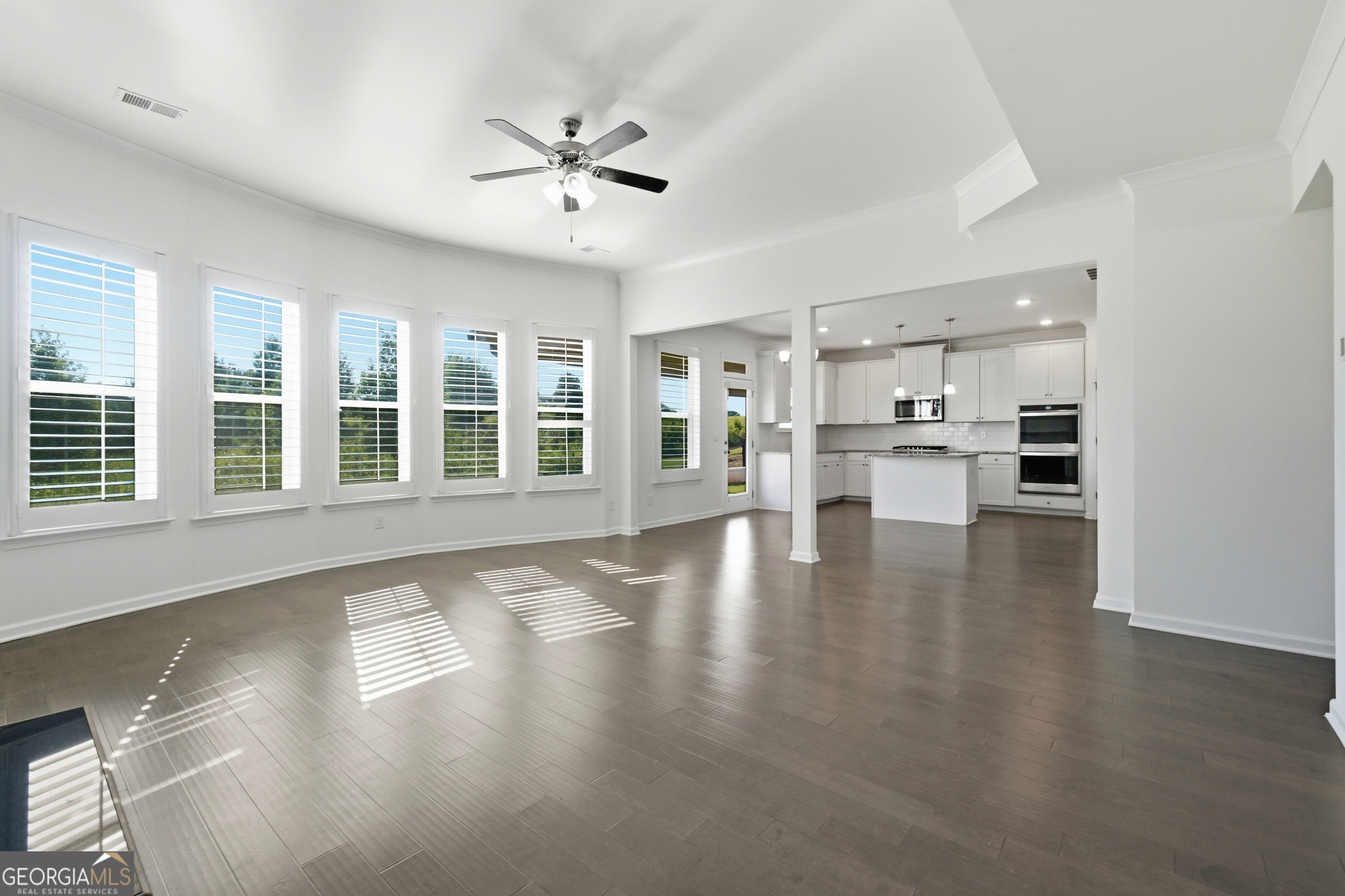 1221 Hawthorne Circle Property Photo 3