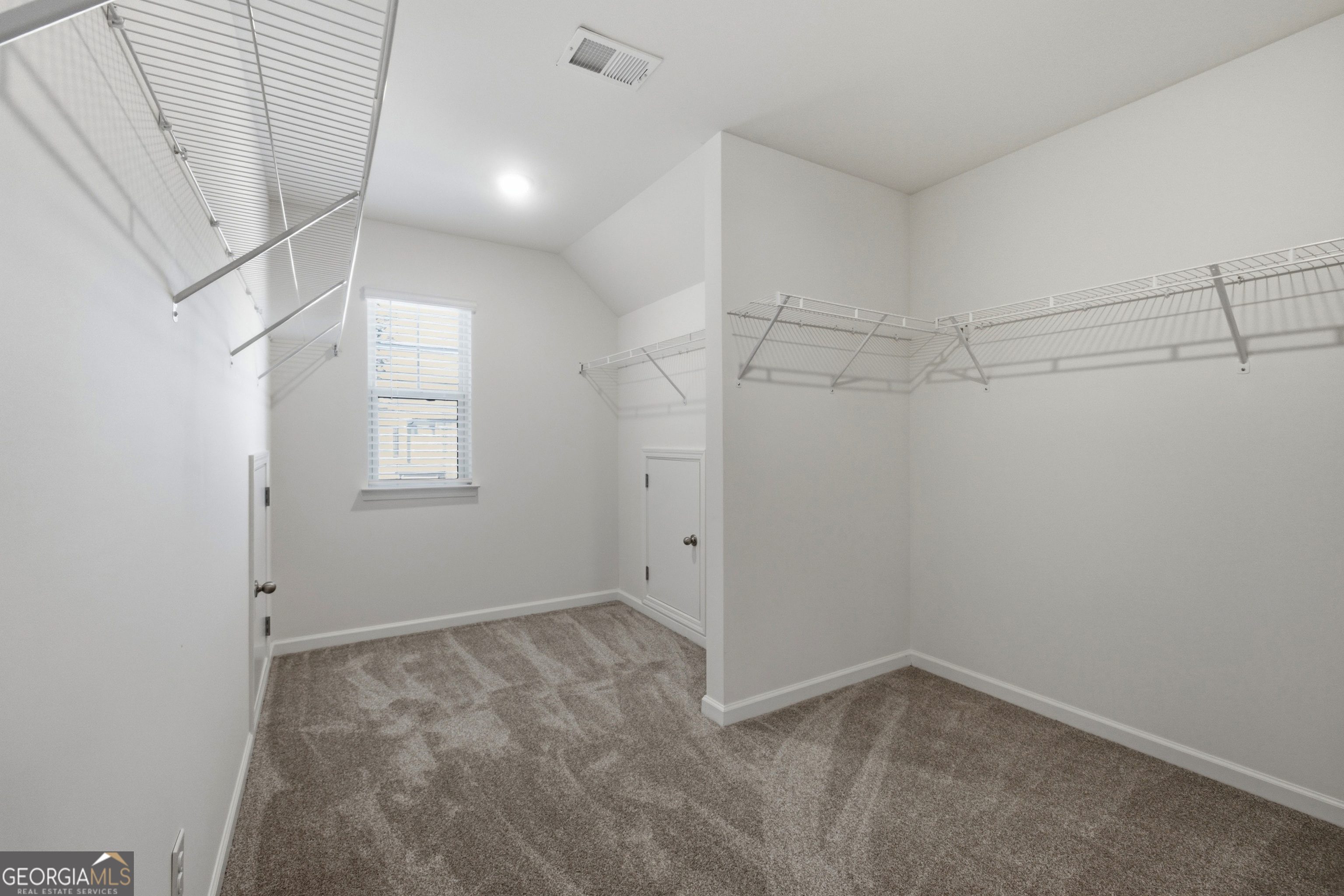 1221 Hawthorne Circle Property Photo 27