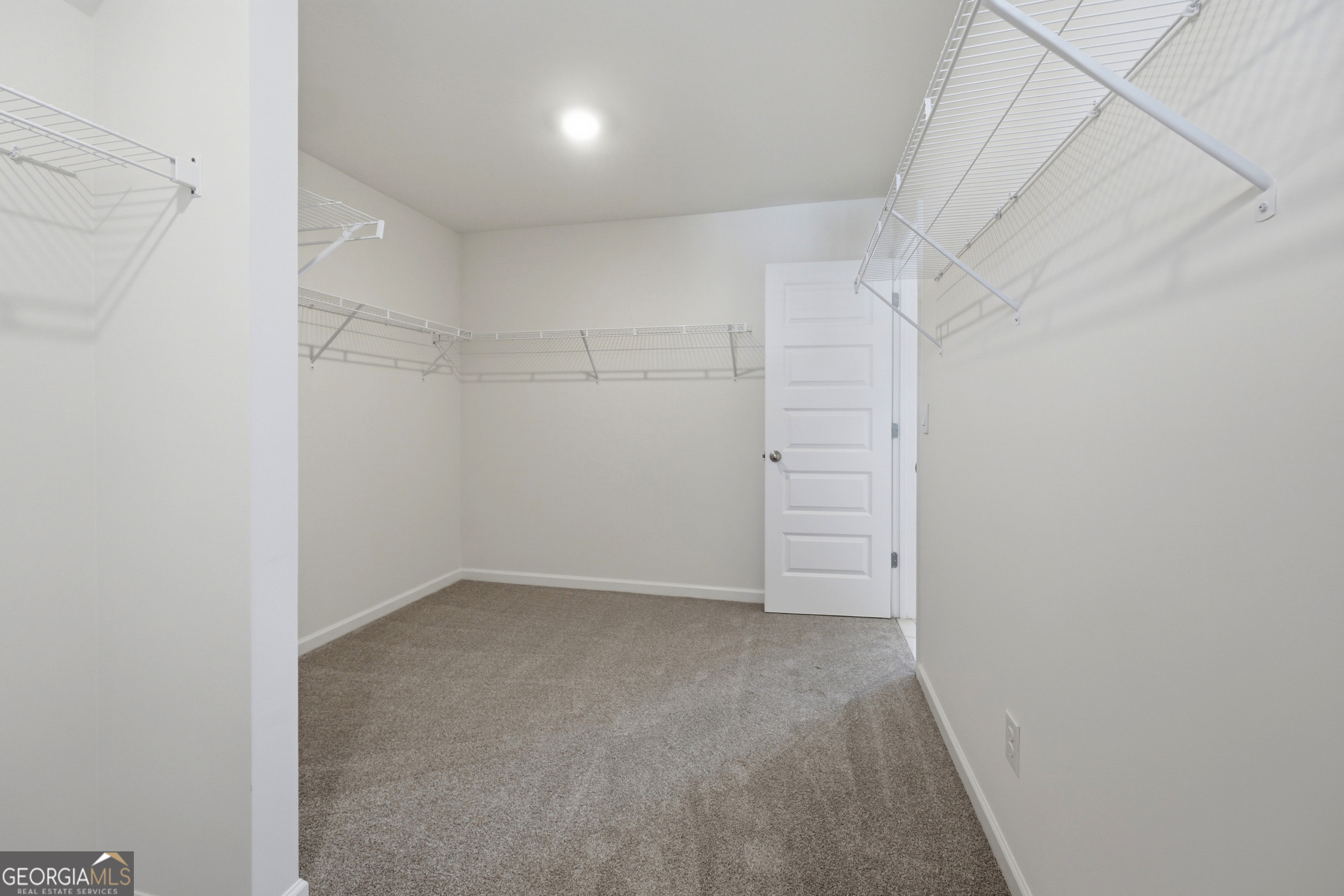 1221 Hawthorne Circle Property Photo 28