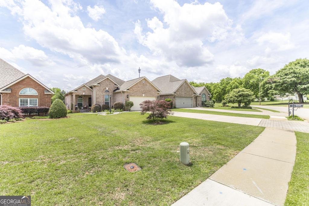 504 Eagle Springs Drive Property Photo 3