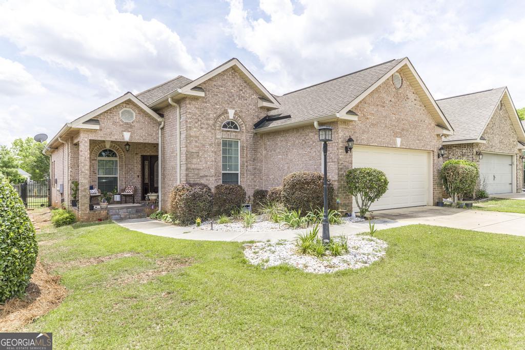 504 Eagle Springs Drive Property Photo 4