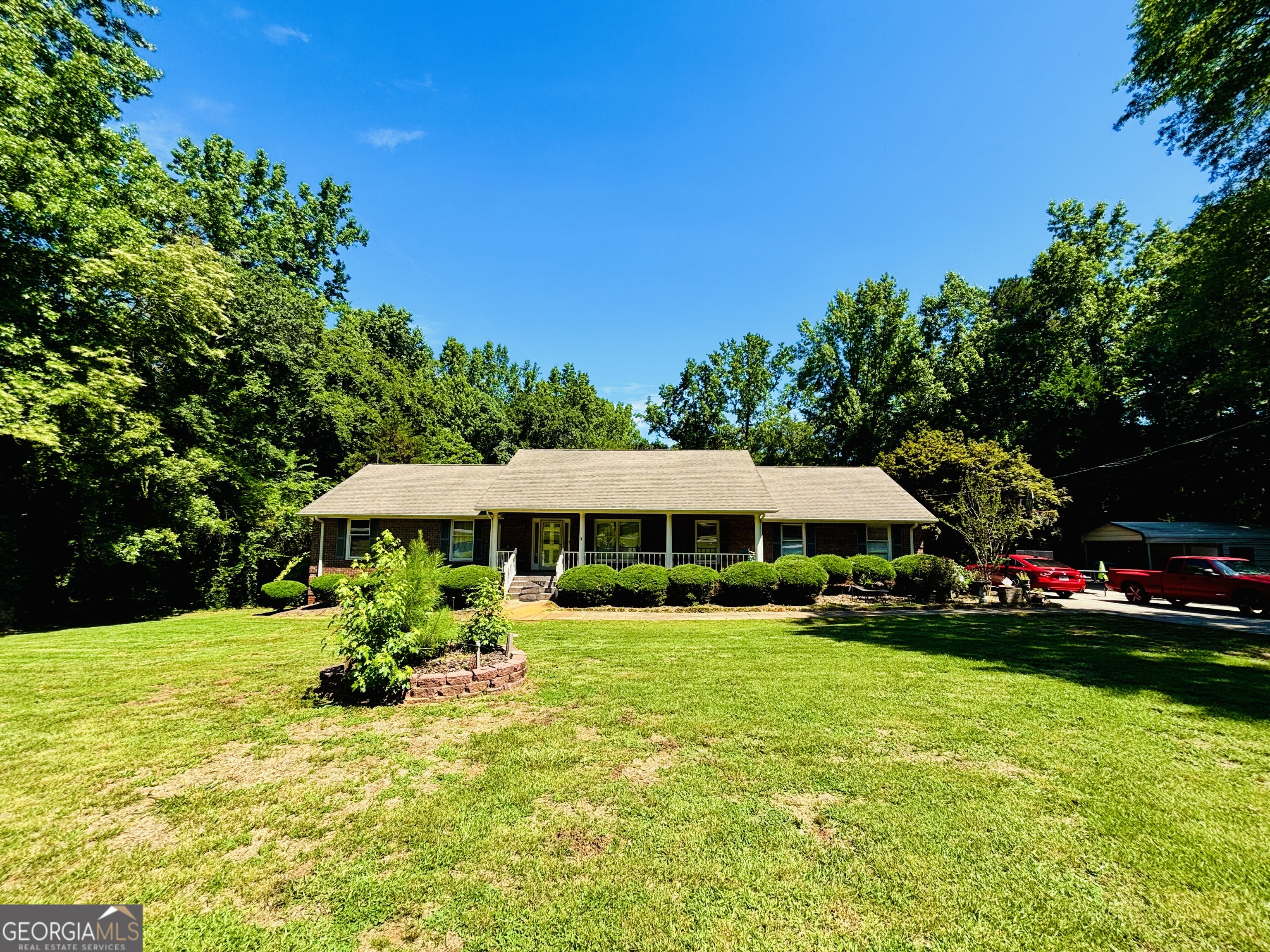 110 Saxon Woods Drive Property Photo 1