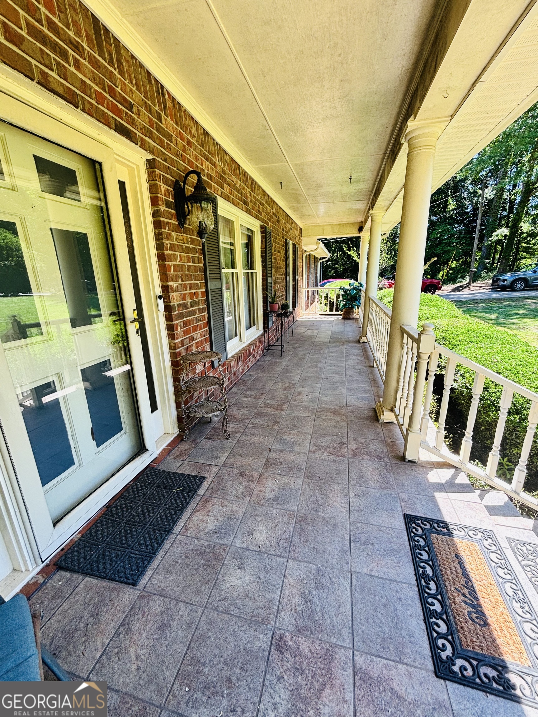 110 Saxon Woods Drive Property Photo 4