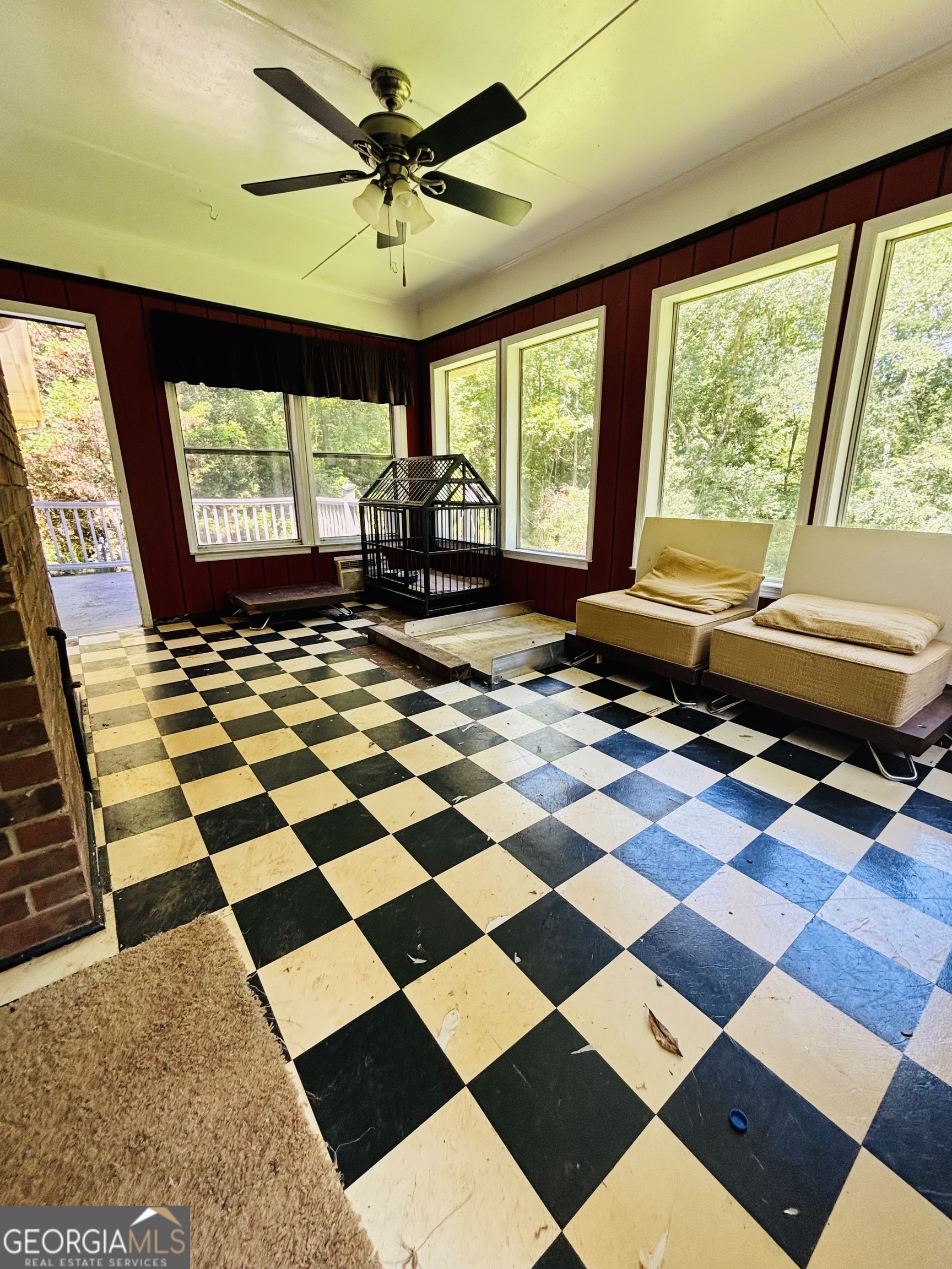 110 Saxon Woods Drive Property Photo 16