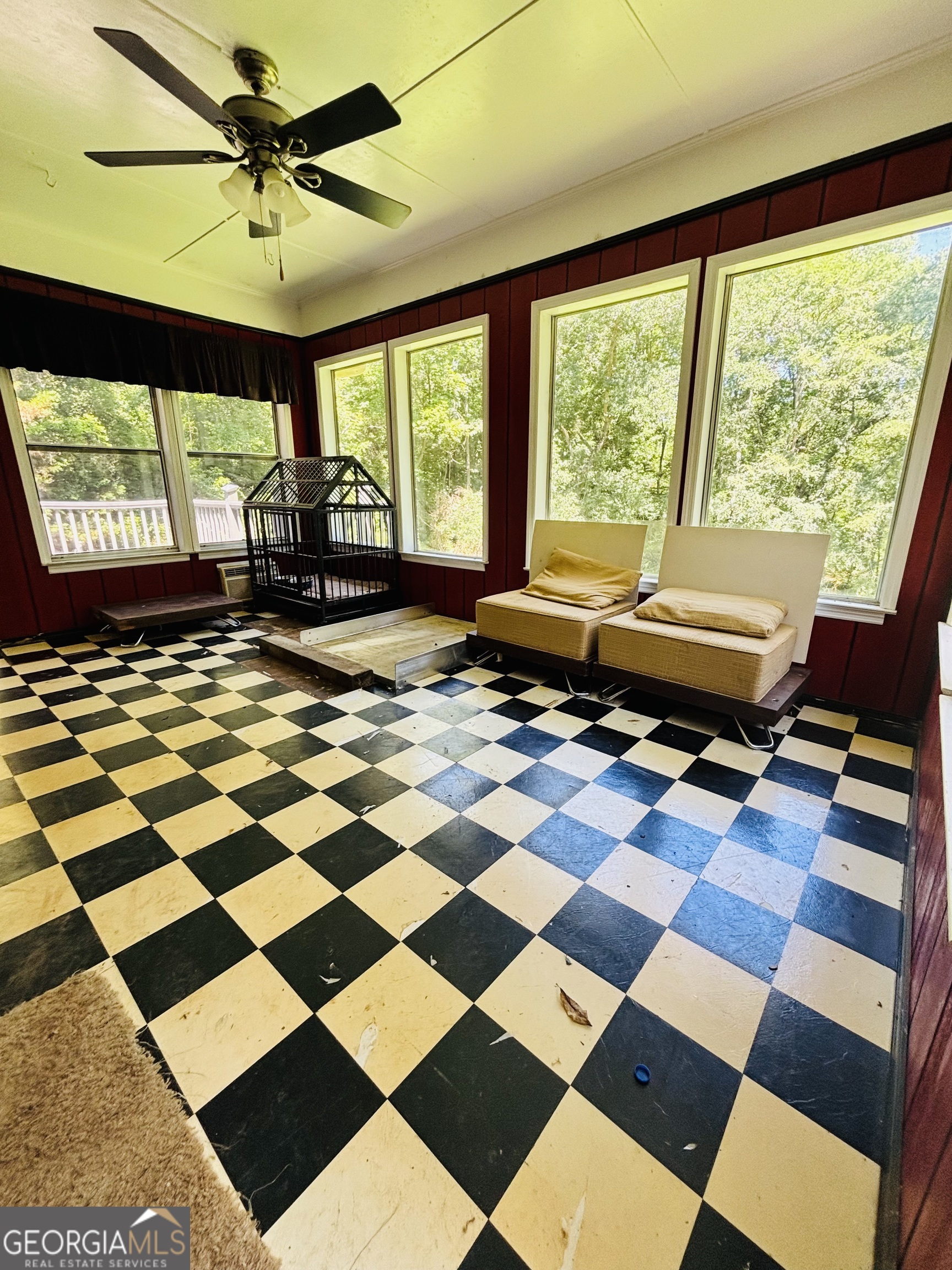 110 Saxon Woods Drive Property Photo 17