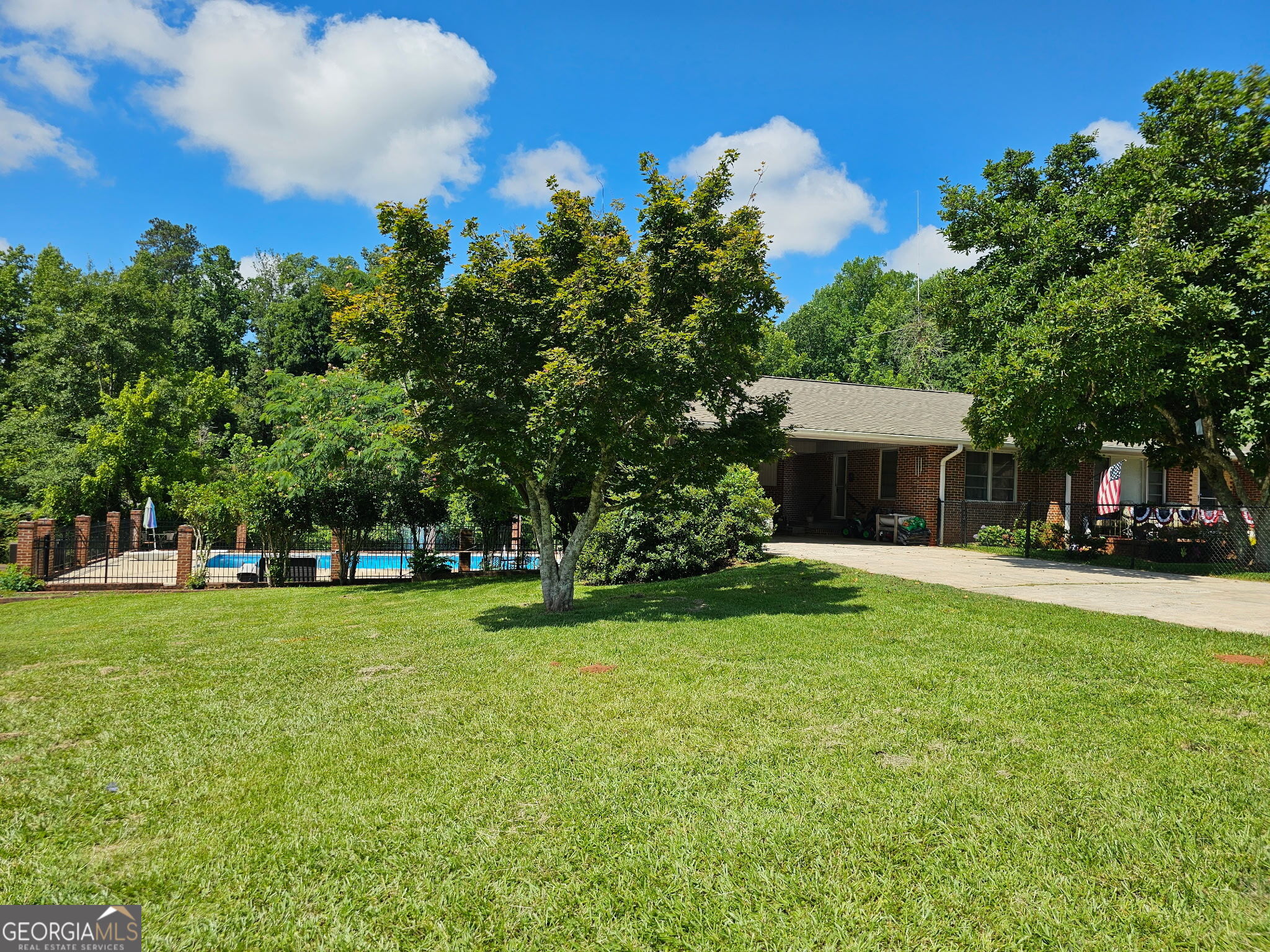 700 Brookwood Drive Property Photo 4