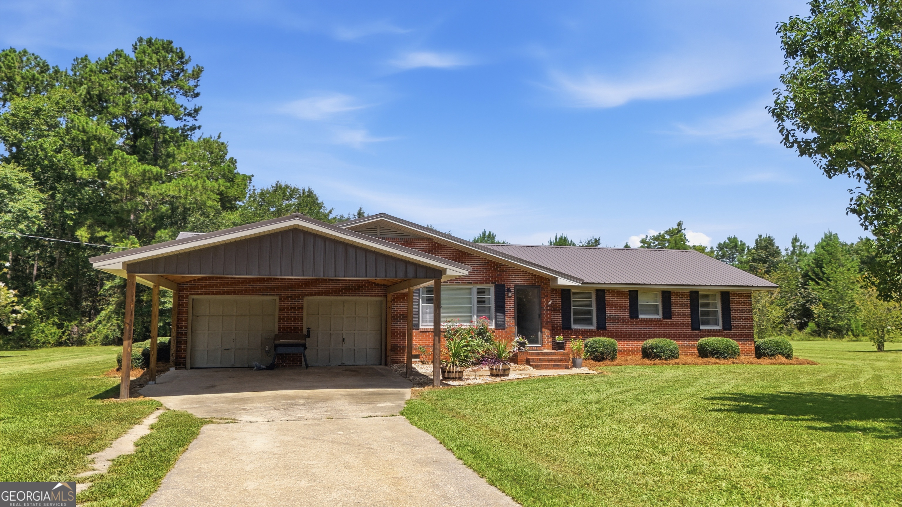 420 W Ashley Street Property Photo 1