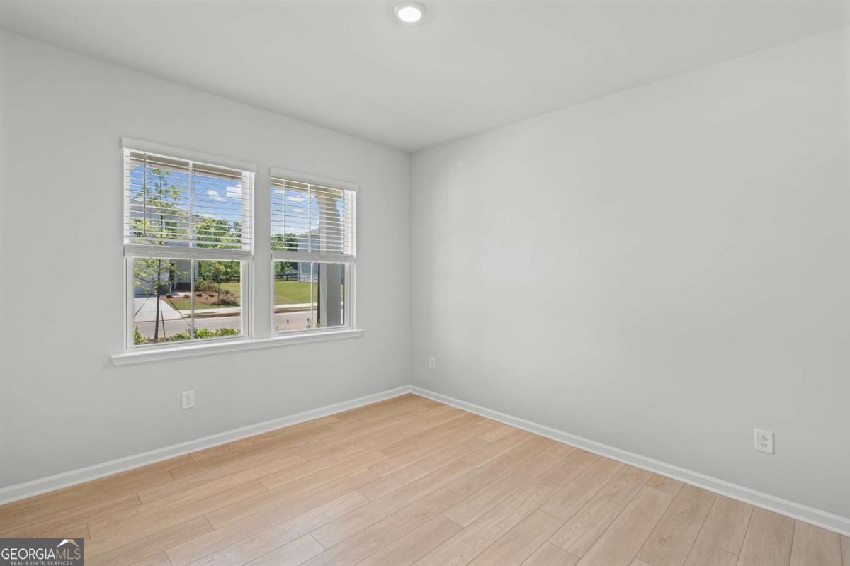 3096 Orwell Drive Property Photo 3