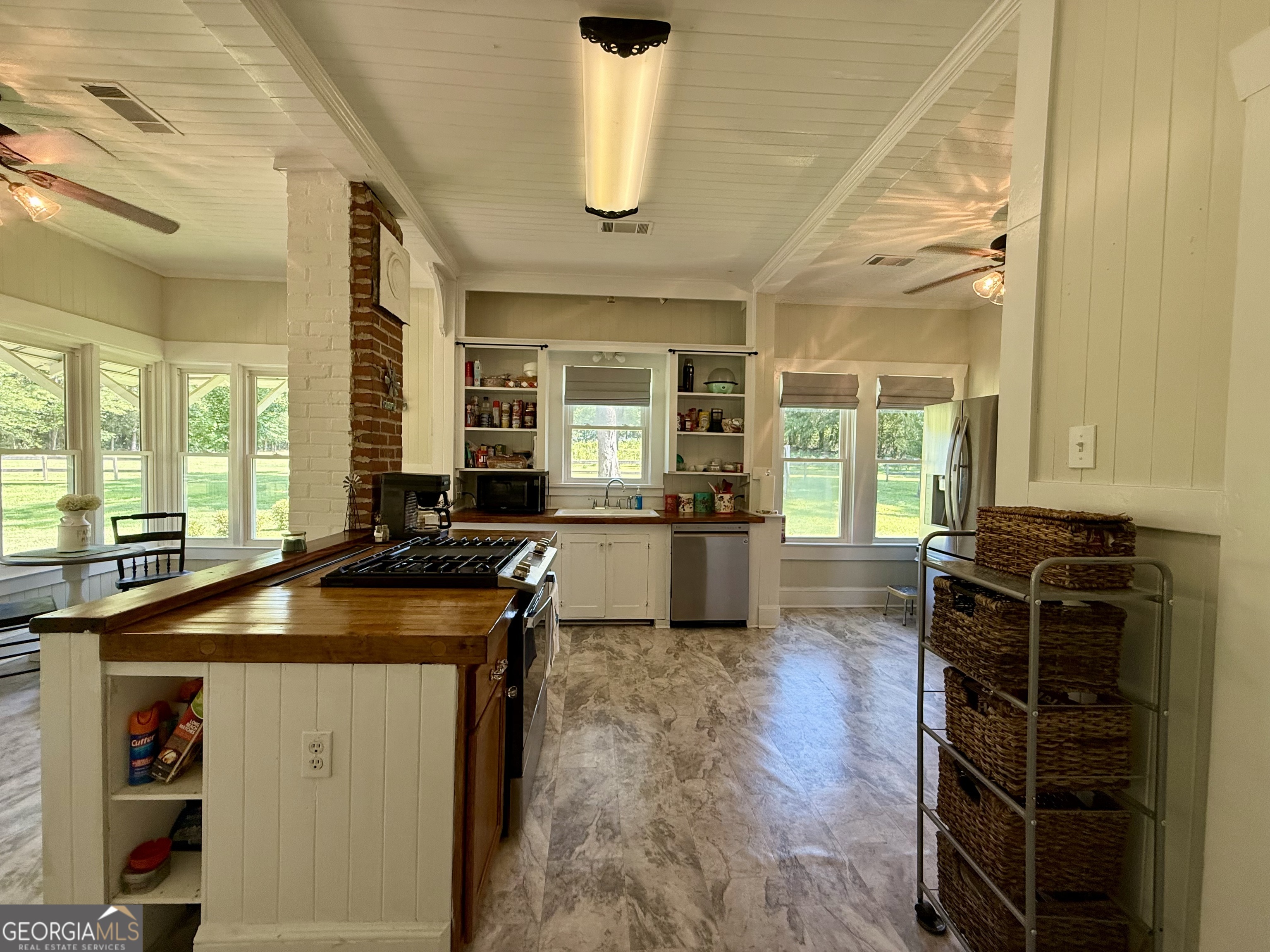 1693 Burtons Ferry Highway Property Photo 4