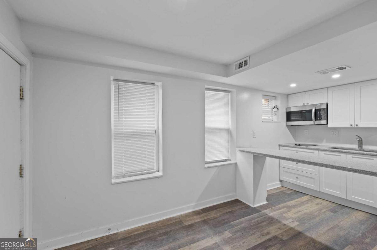 789 Barnett Street Ne # 4 Property Photo 3