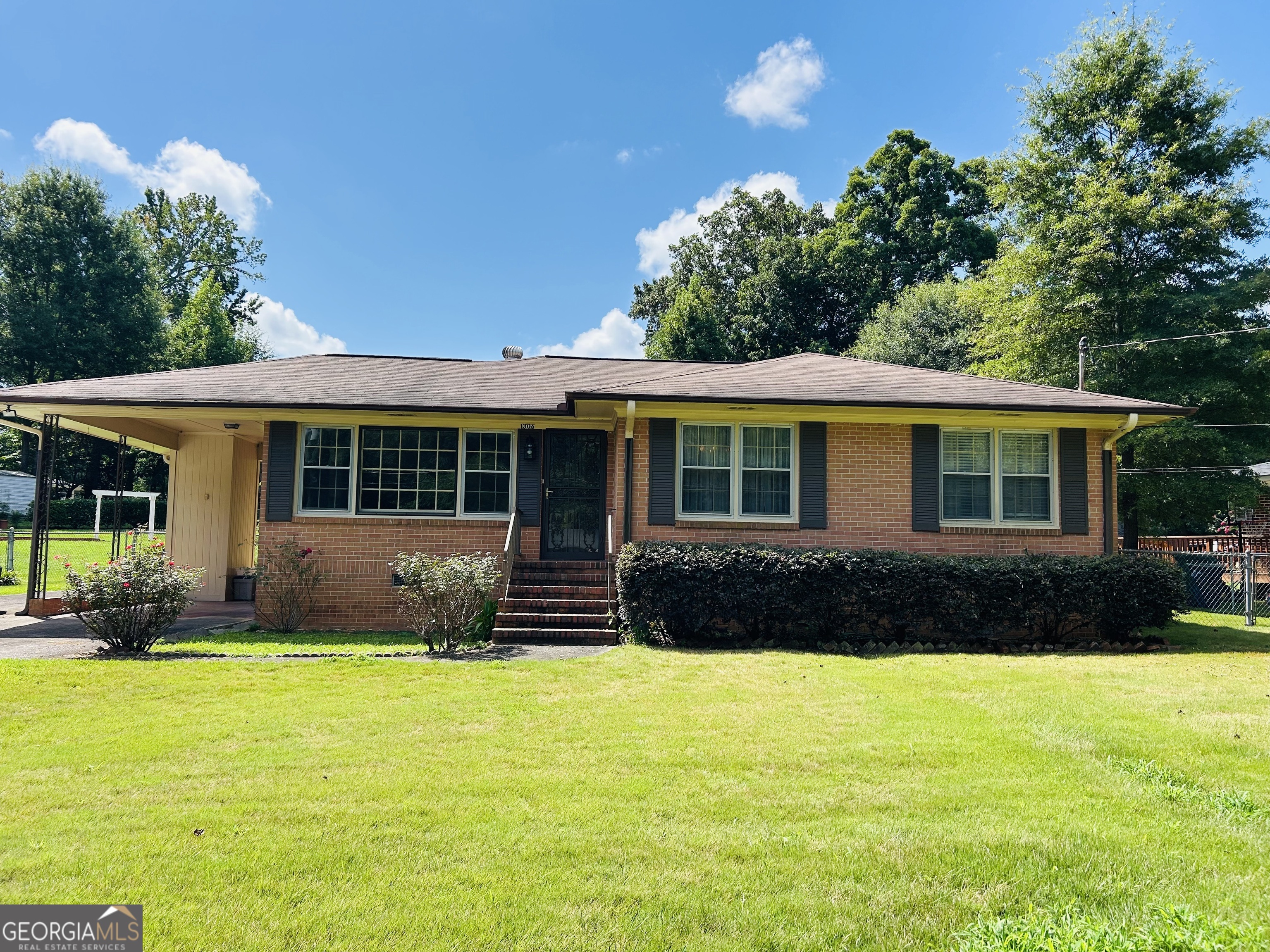 1306 Greenview Drive Property Photo 1