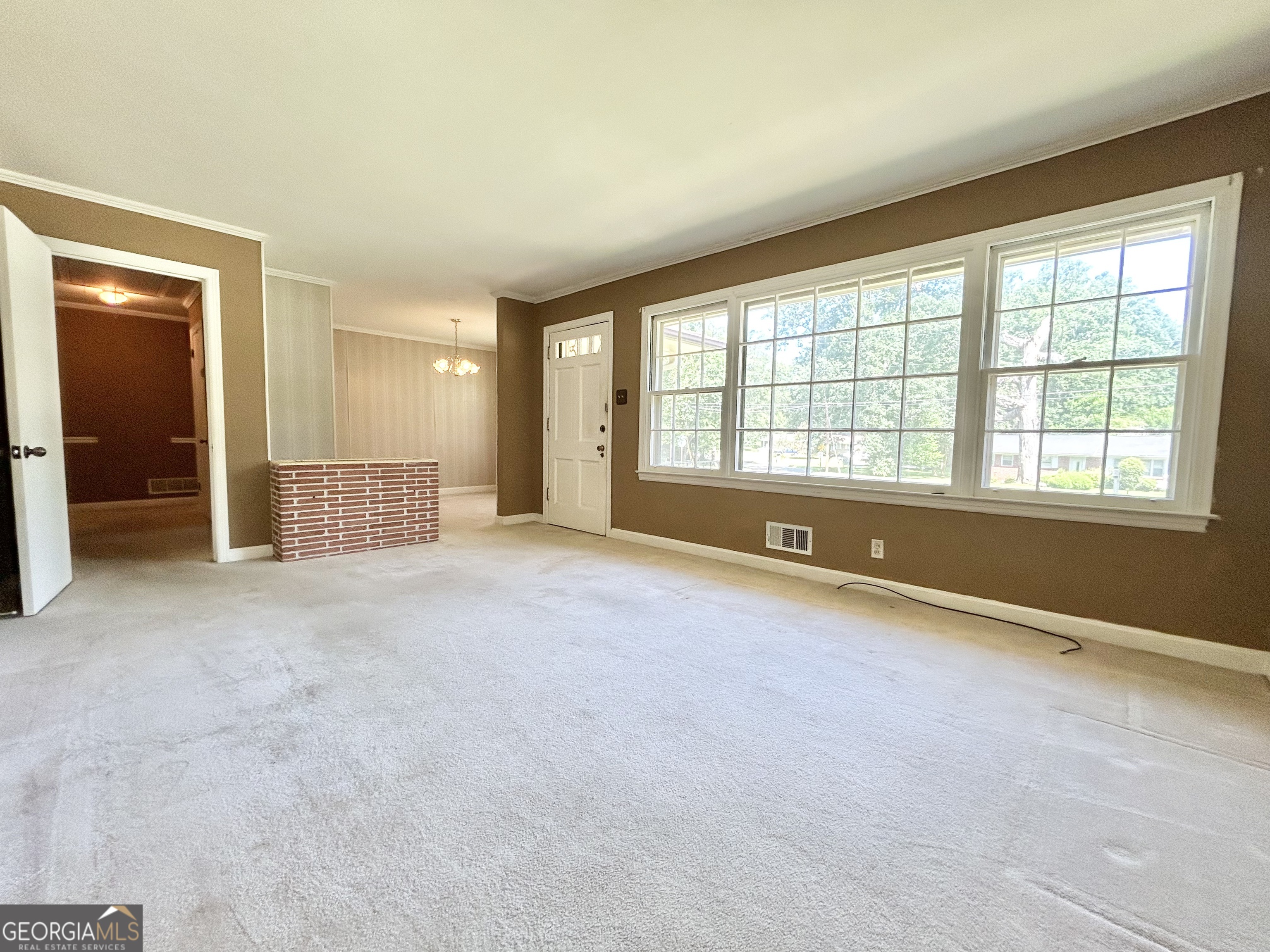 1306 Greenview Drive Property Photo 3