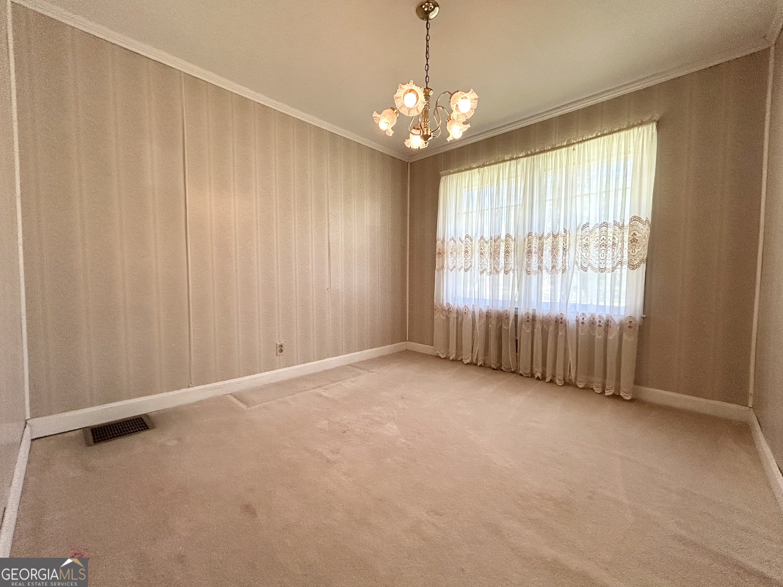 1306 Greenview Drive Property Photo 11