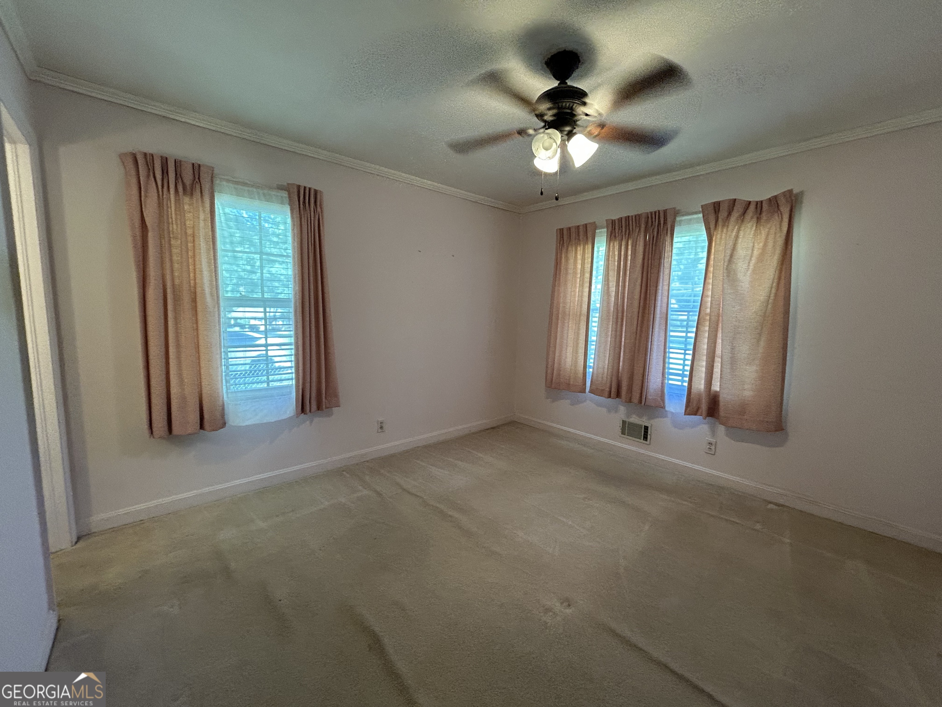 1306 Greenview Drive Property Photo 12