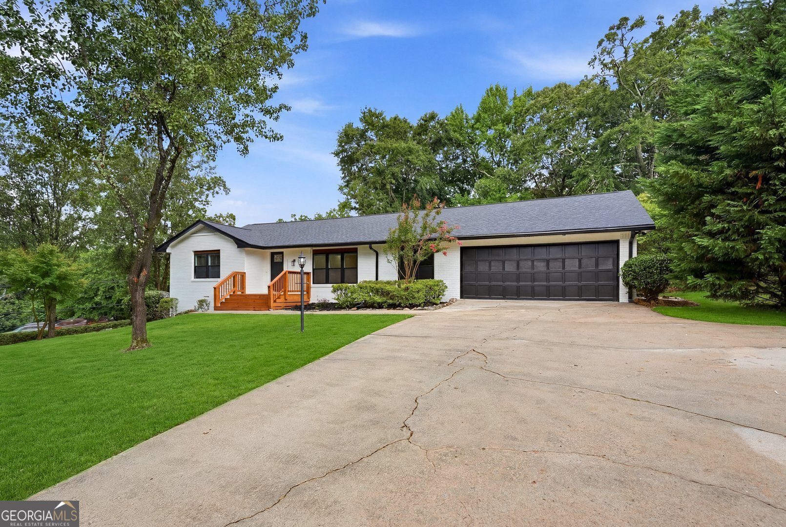 1802 Oak Grove Road Ne Property Photo 1