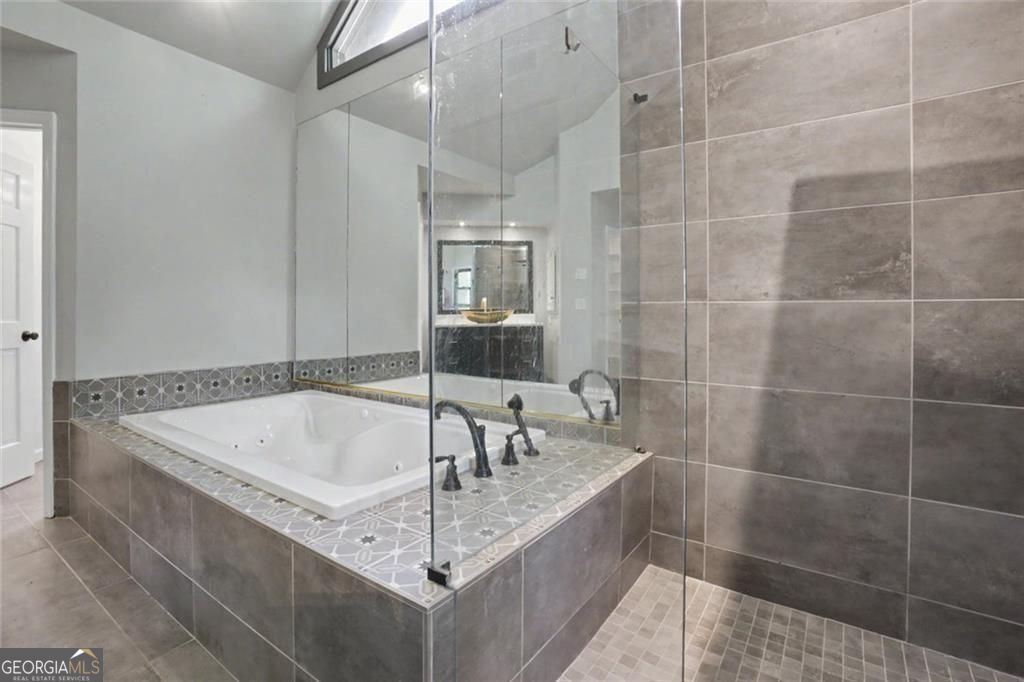 1515 Oakmoor Place Property Photo 25