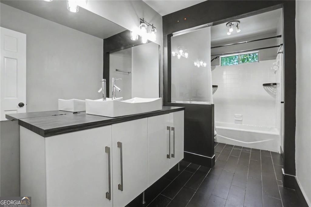 1515 Oakmoor Place Property Photo 32