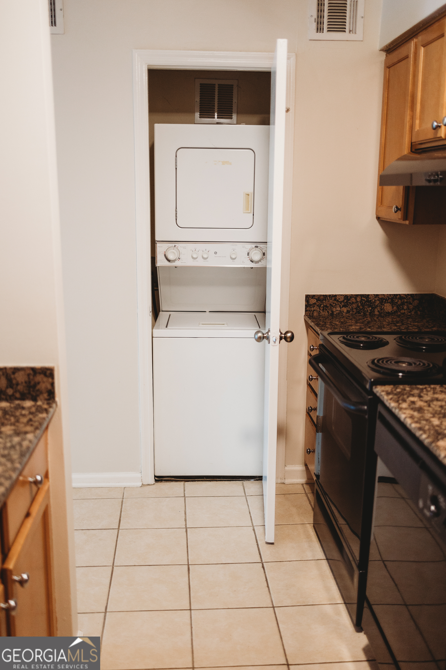 3160 Seven Pines Court # 206 Property Photo 7