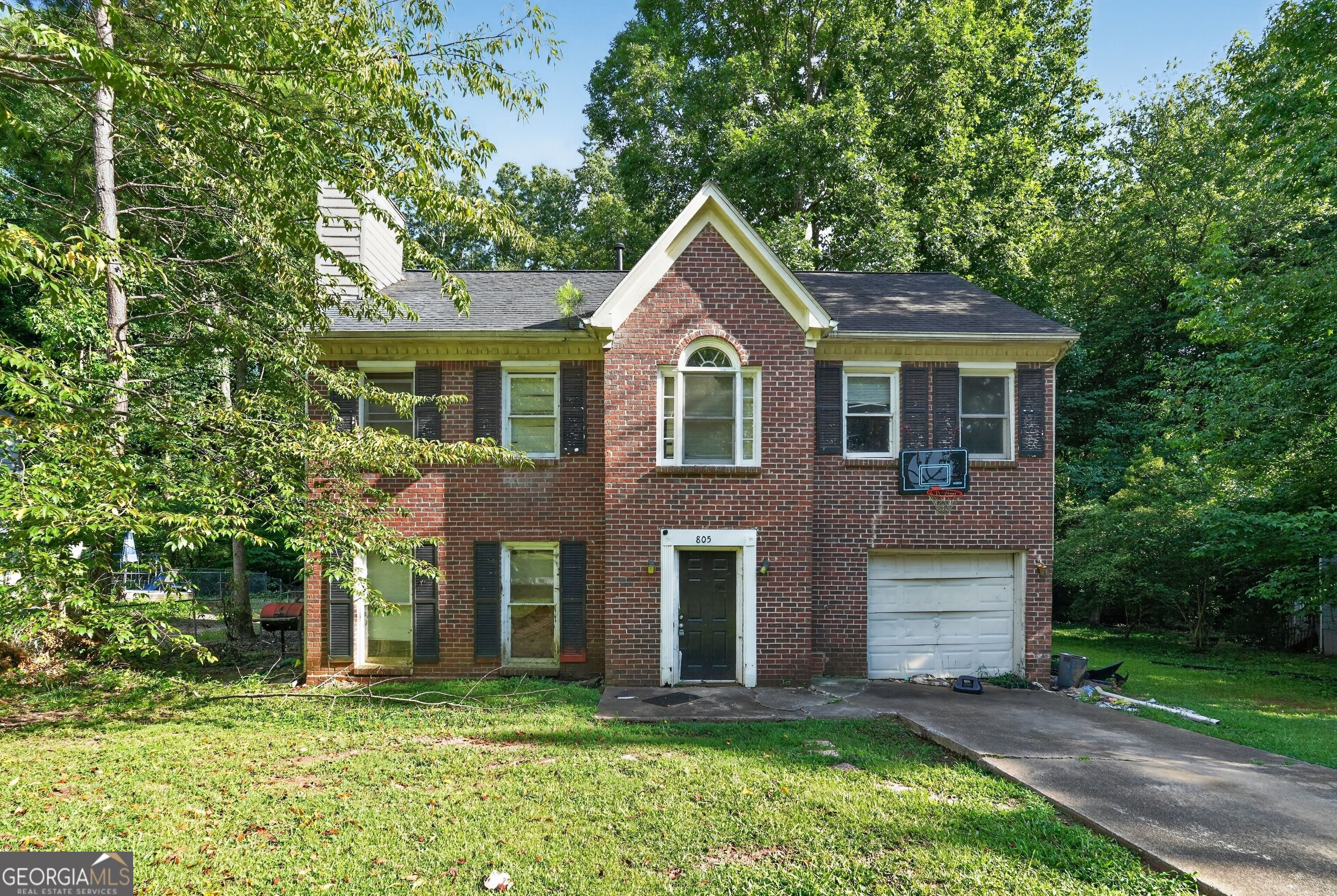 805 Greenhedge Drive Property Photo 1