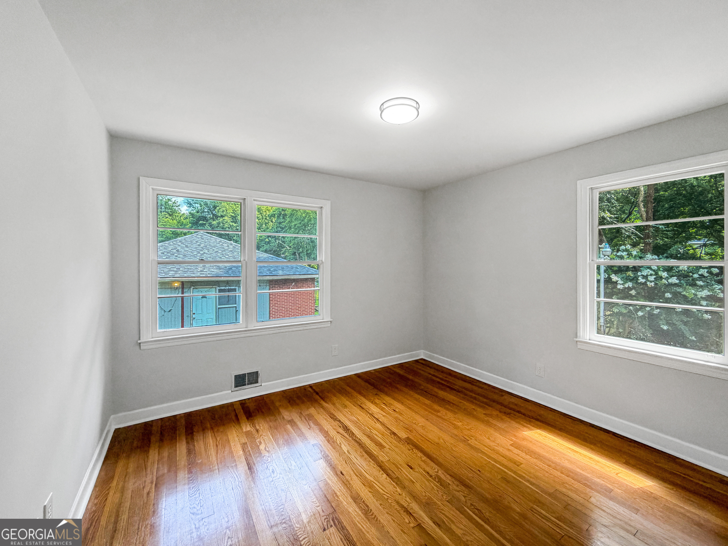 106 Larose Circle Se Property Photo 10