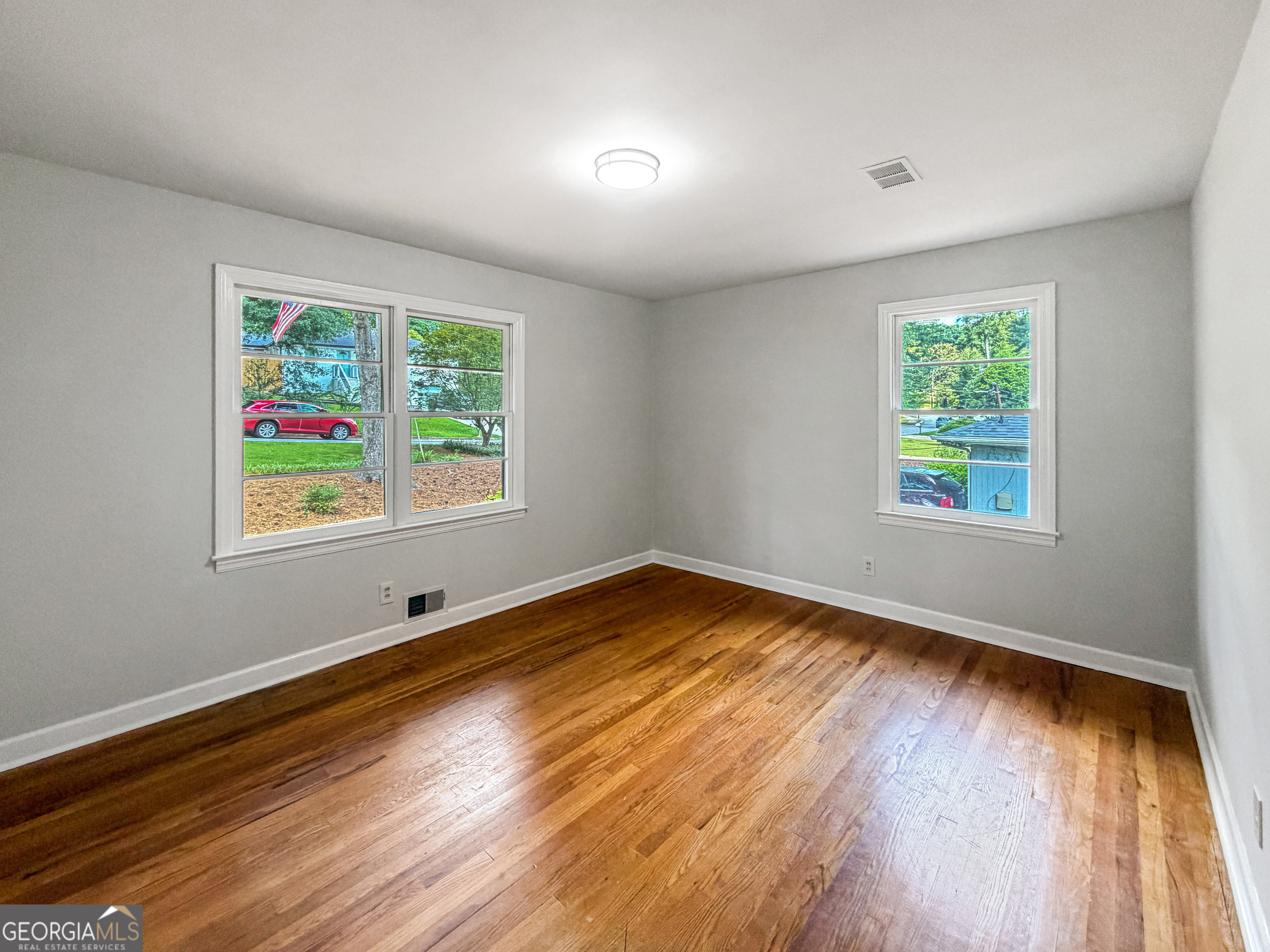 106 Larose Circle Se Property Photo 11