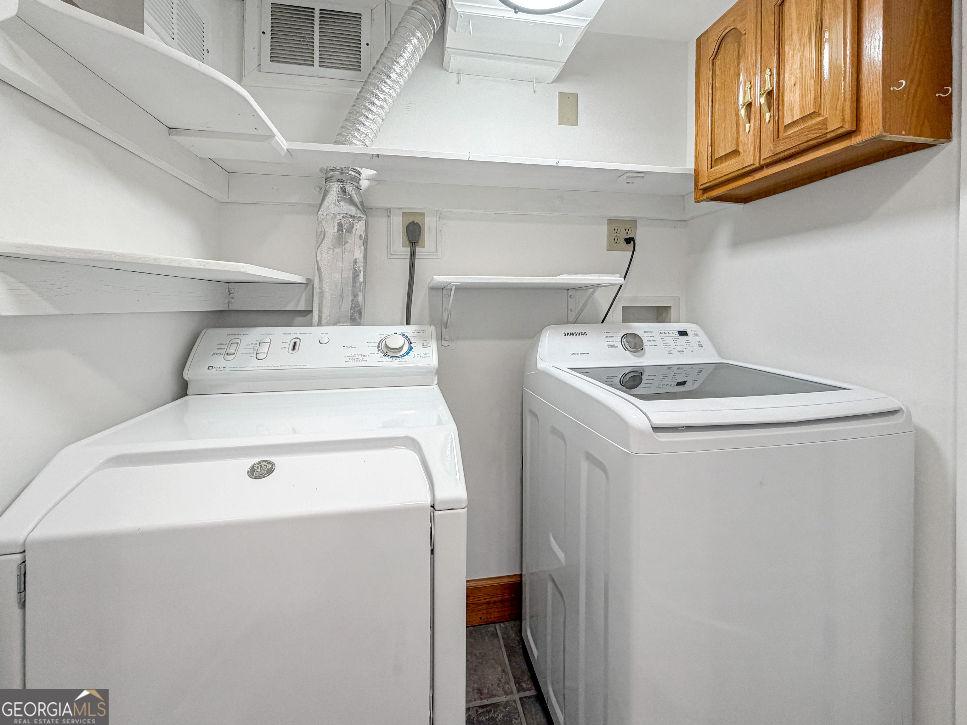 106 Larose Circle Se Property Photo 17