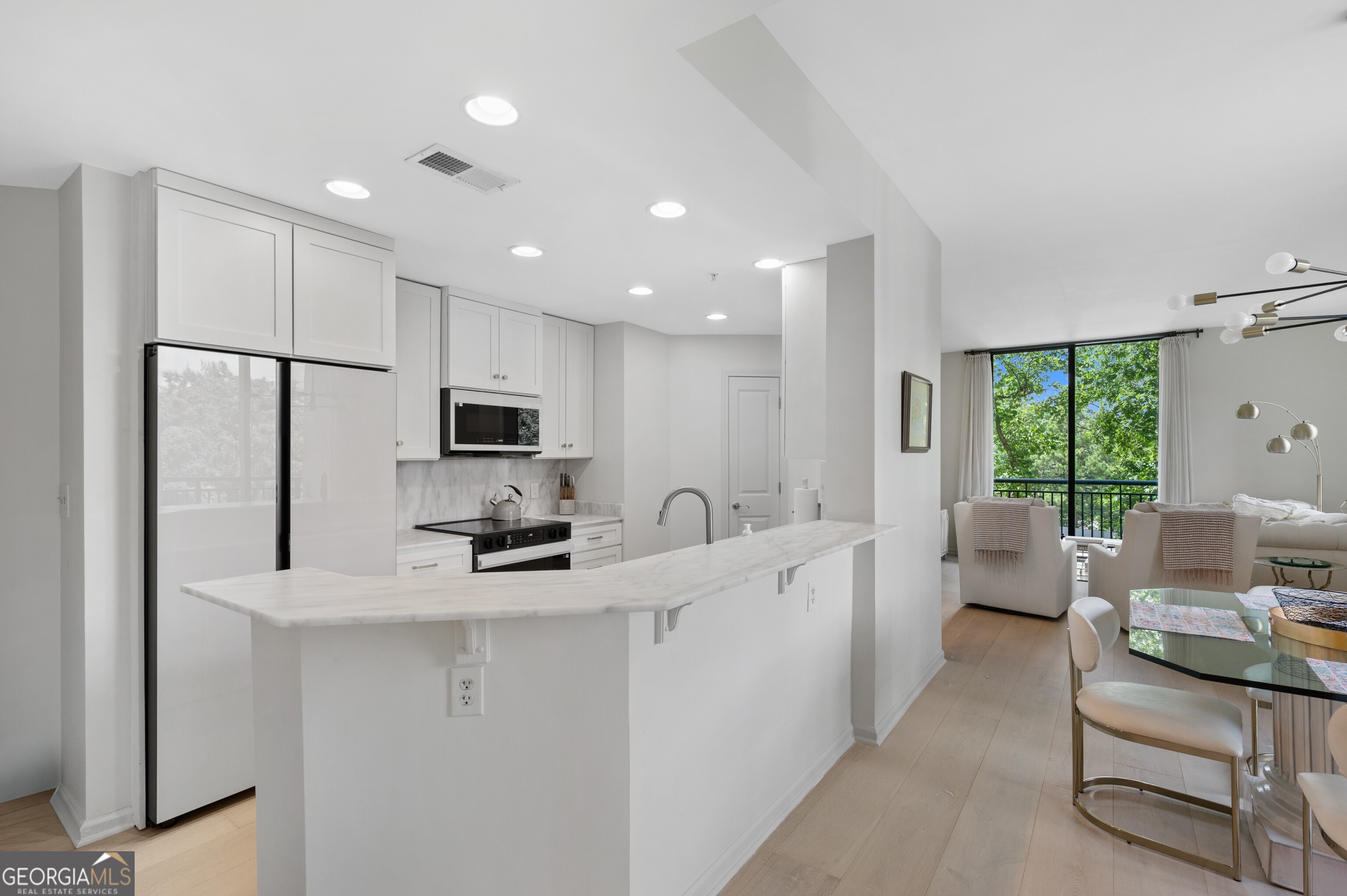 3040 Peachtree Road NW # 211 Property Photo 1