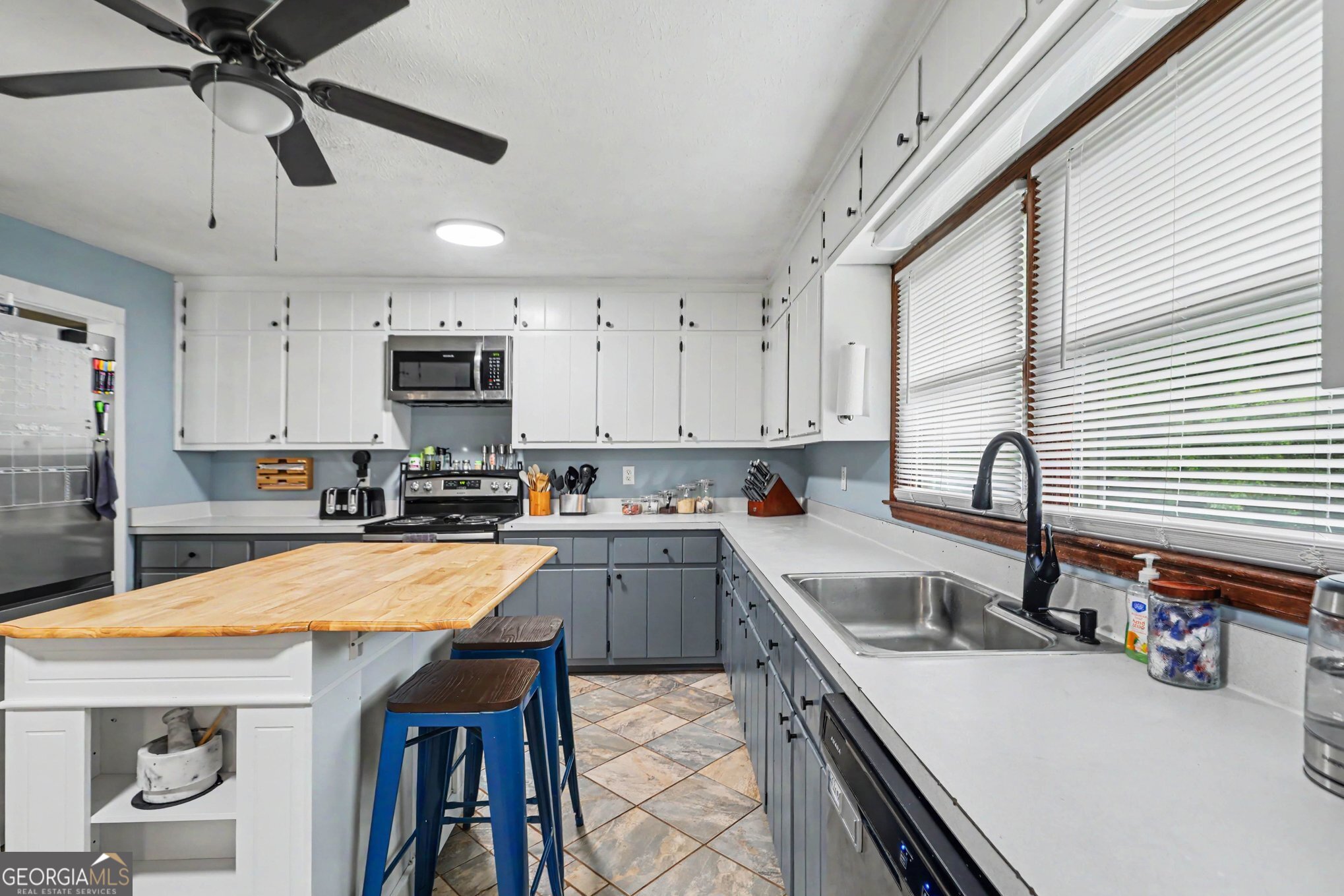 7388 Post Road Property Photo 11
