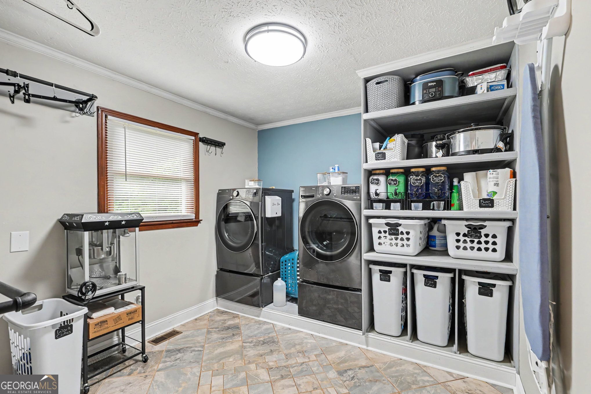 7388 Post Road Property Photo 26