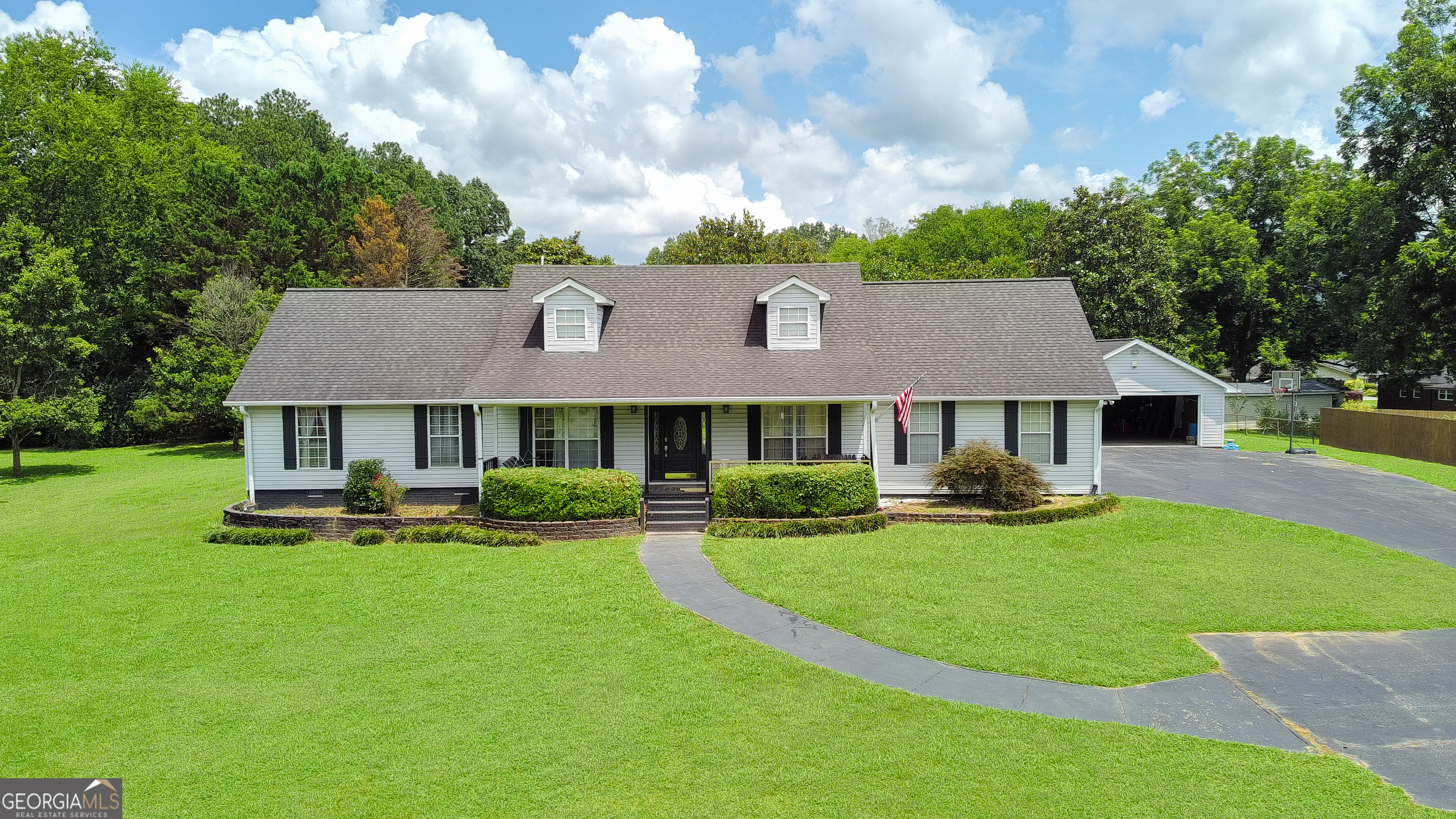 25 Sunrise Circle Property Photo 1