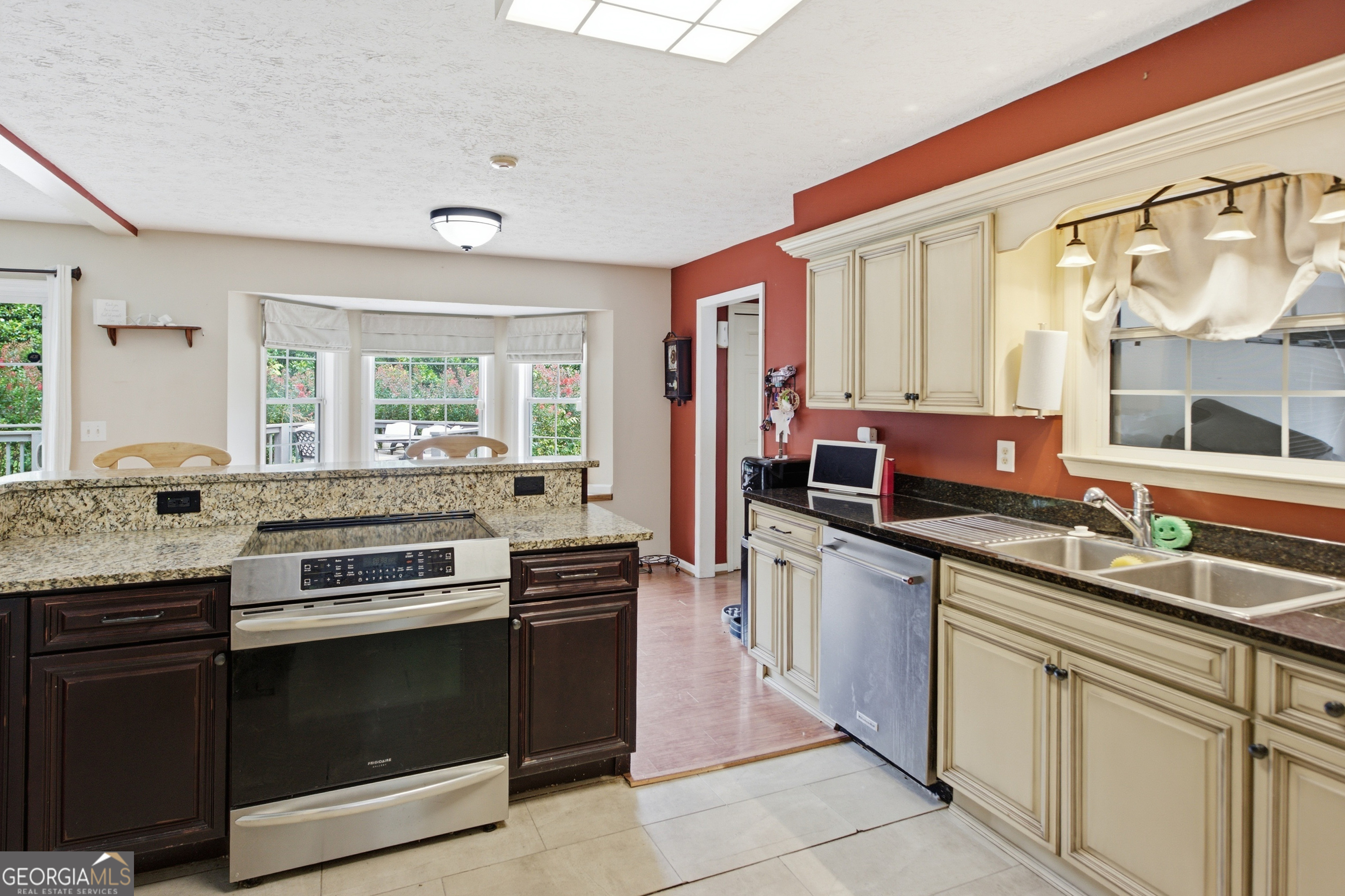 25 Sunrise Circle Property Photo 7