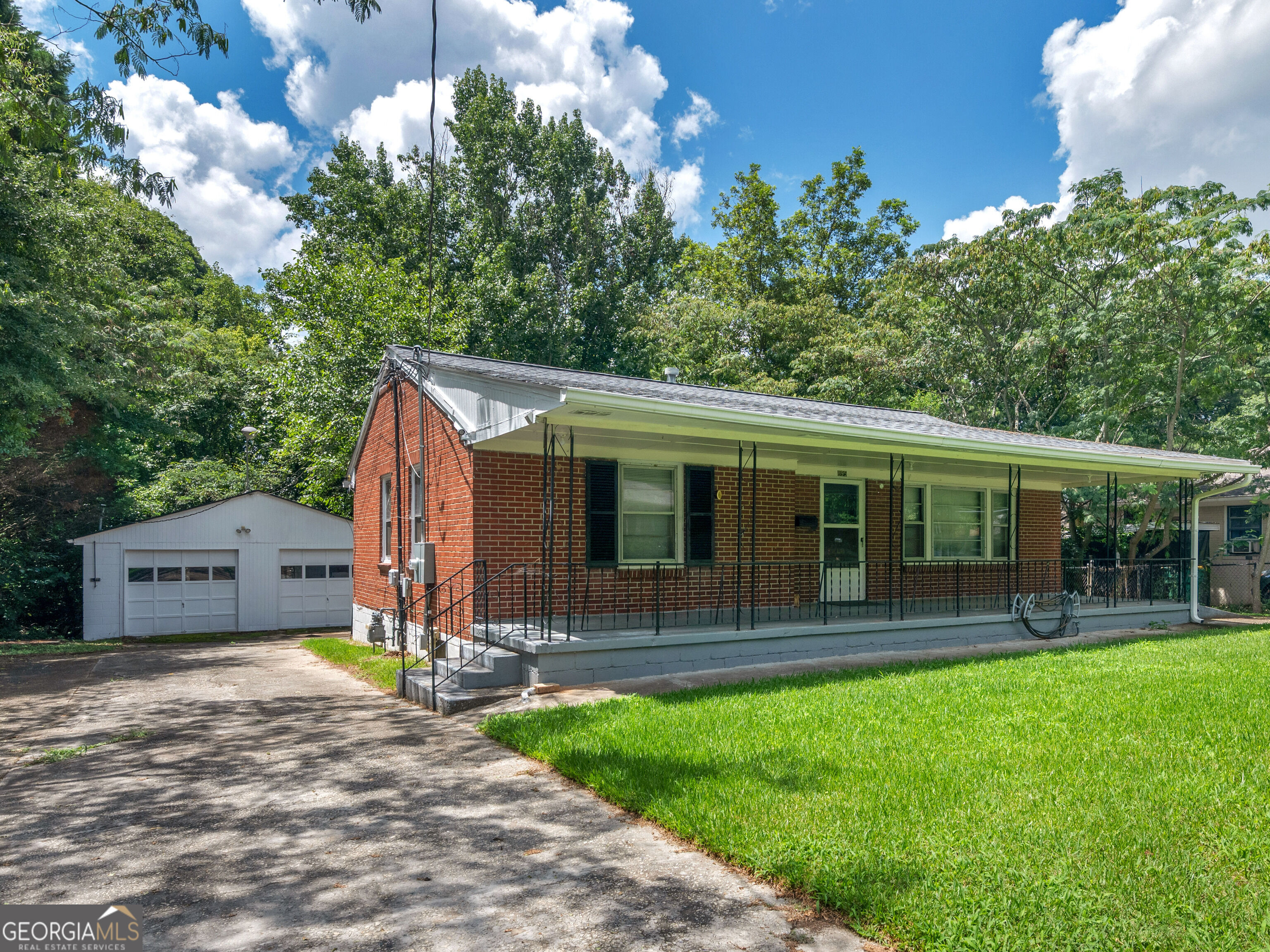 895 Laurel Street Property Photo 1