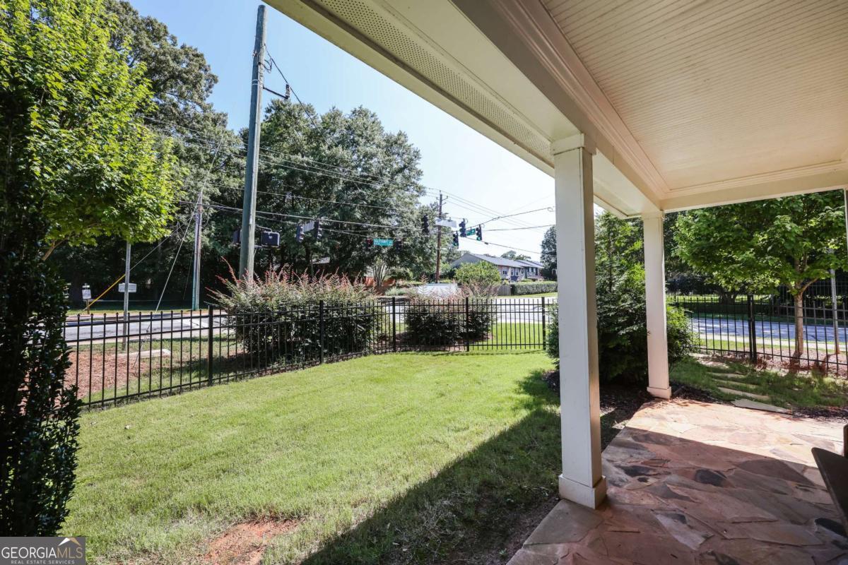 655 Oglethorpe Avenue Property Photo 3