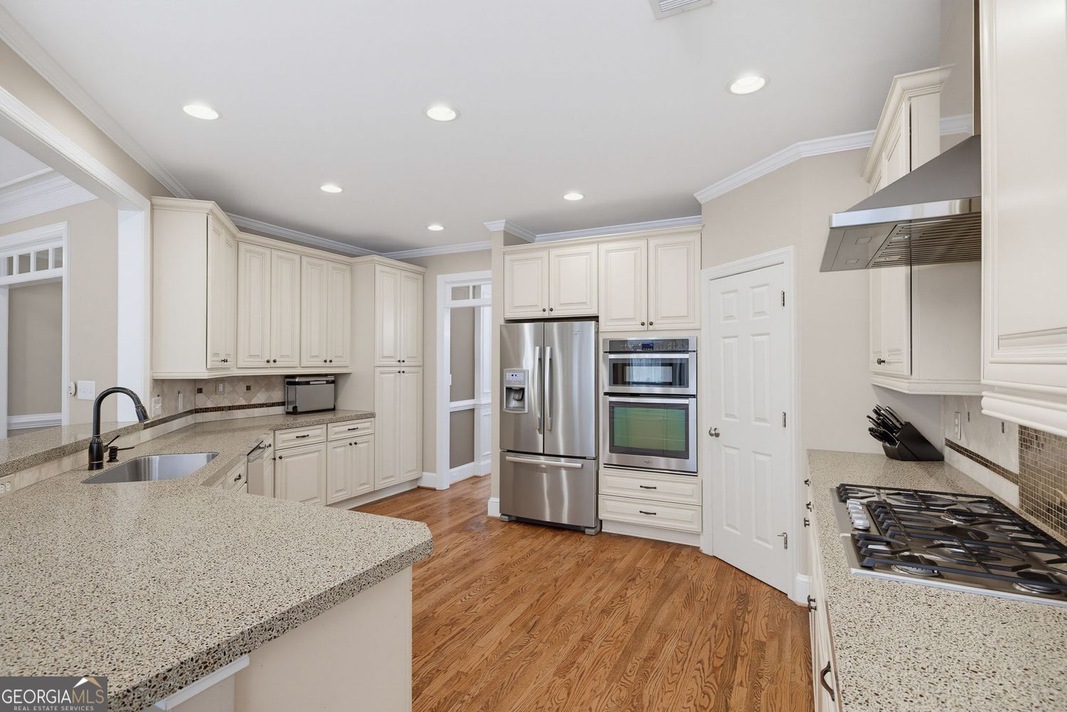 3077 Hudson Way Property Photo 6