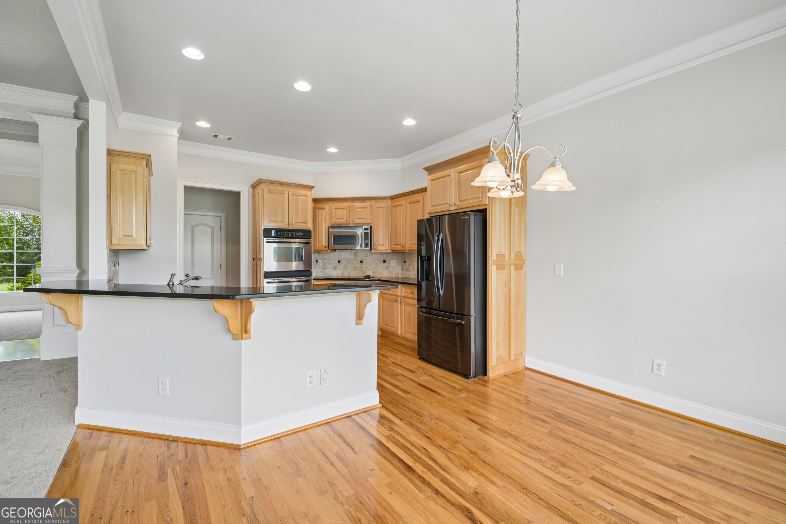 1040 E Magnolia Loop Property Photo 4