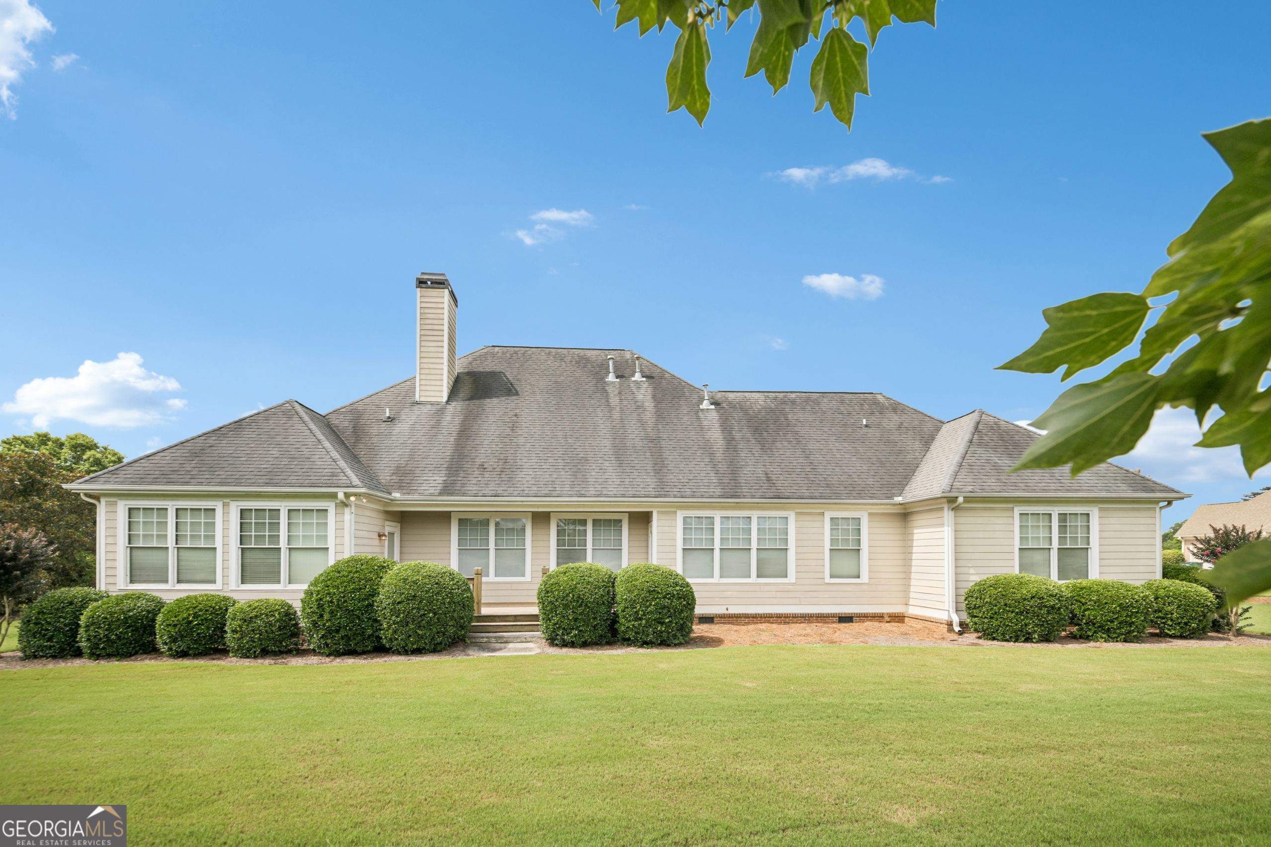 1040 E Magnolia Loop Property Photo 8