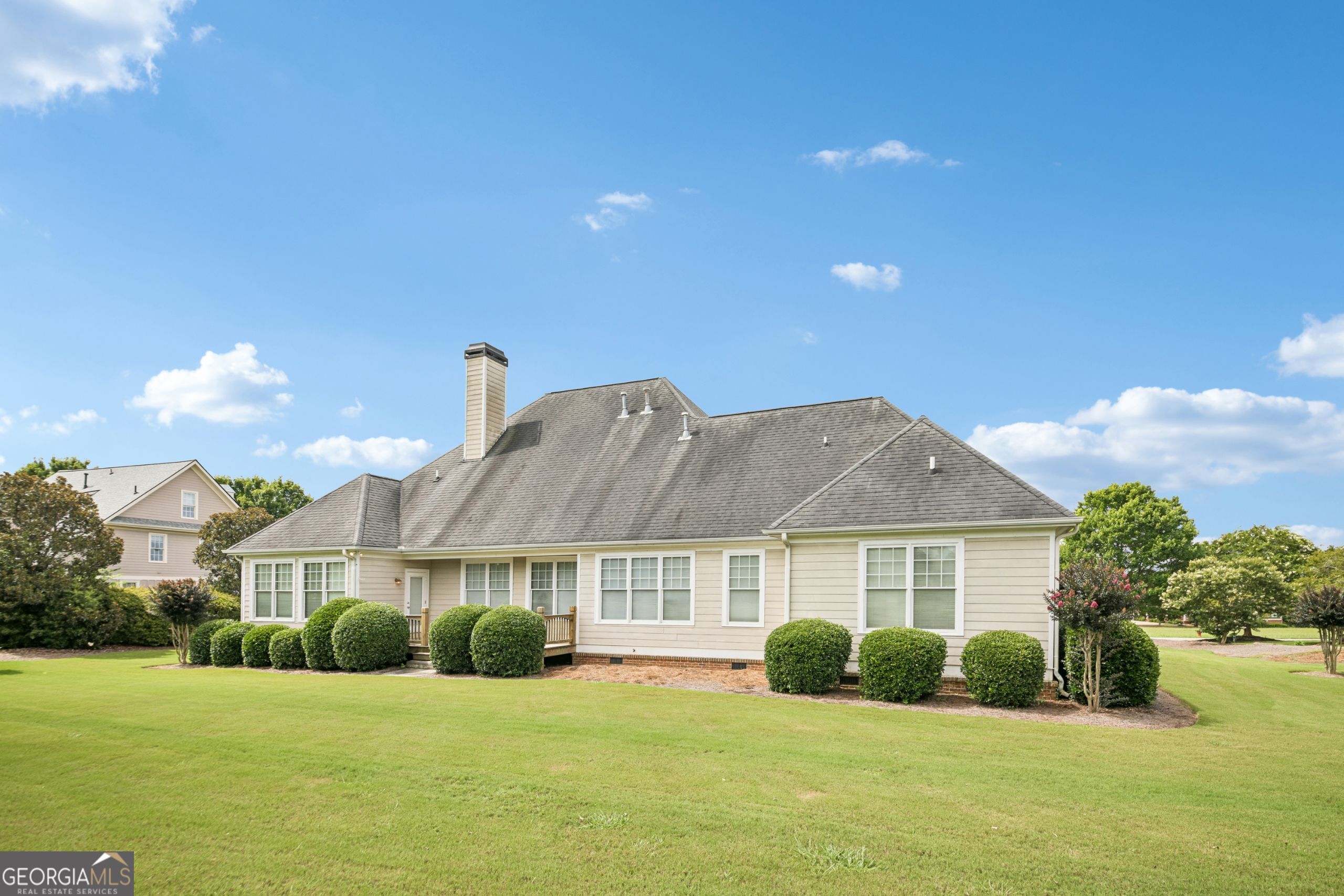 1040 E Magnolia Loop Property Photo 9