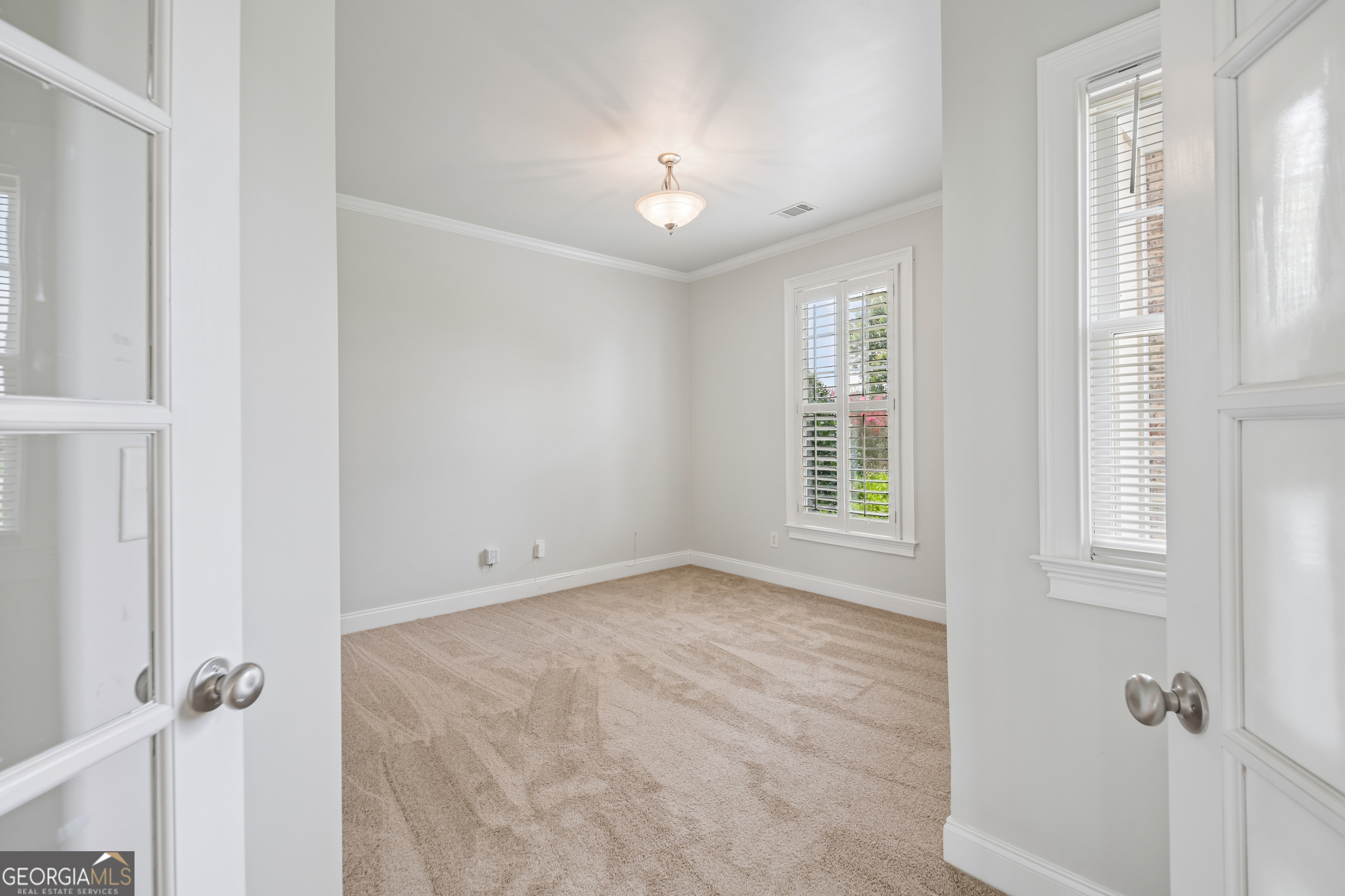 1040 E Magnolia Loop Property Photo 13