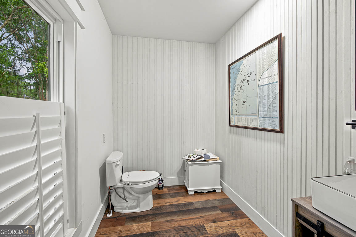 100 Virginia Property Photo 8