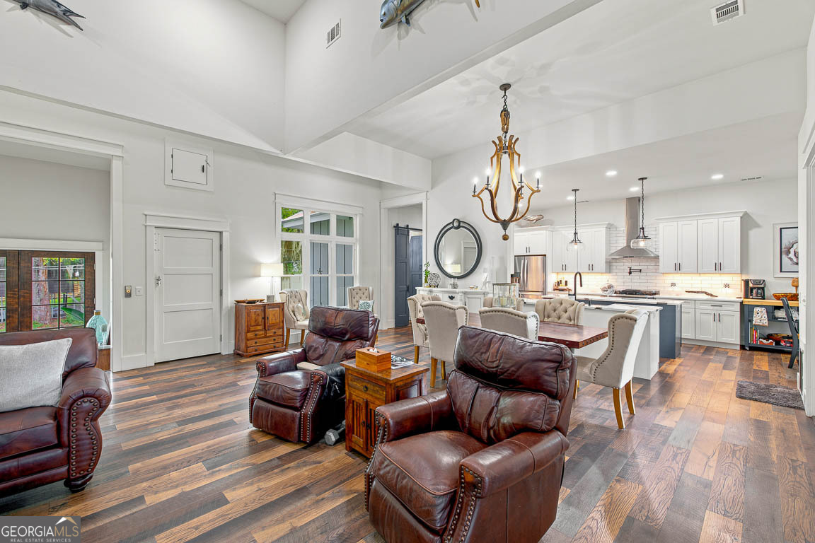 100 Virginia Property Photo 11