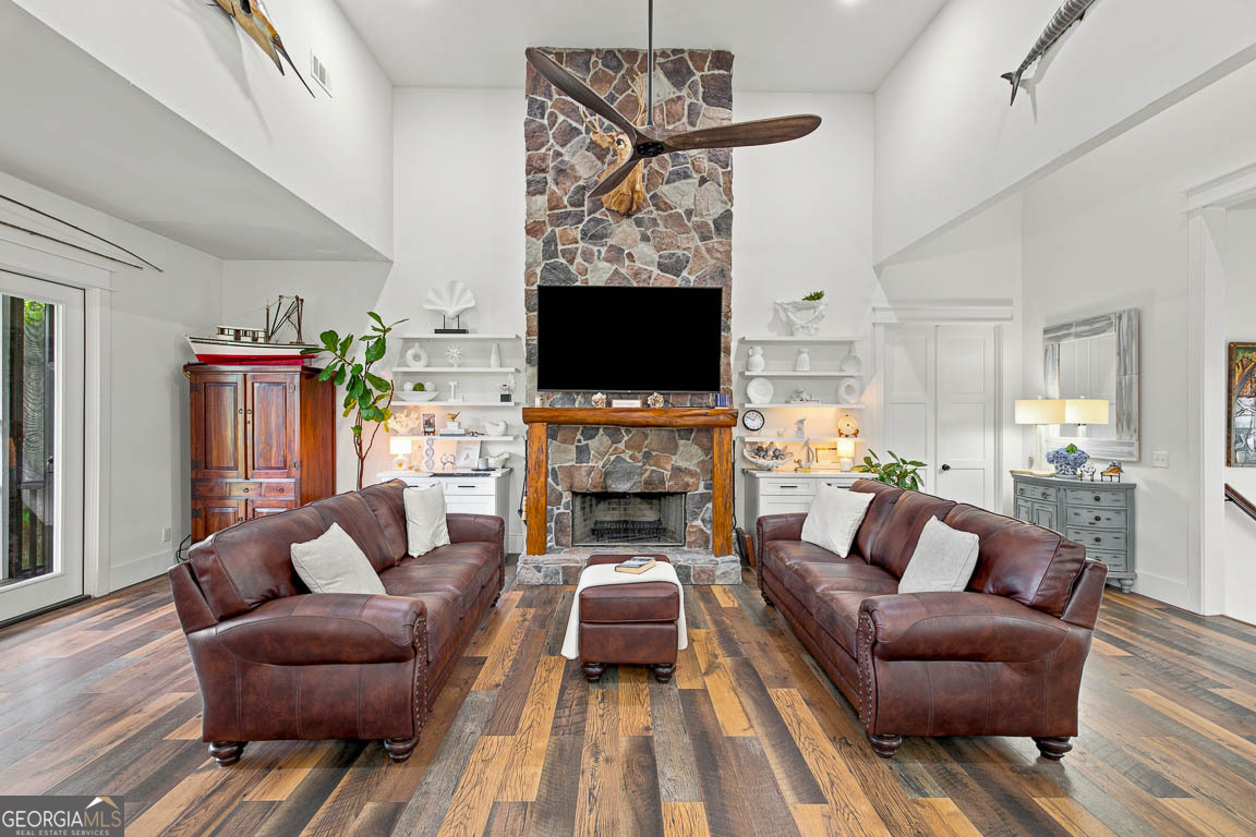 100 Virginia Property Photo 13