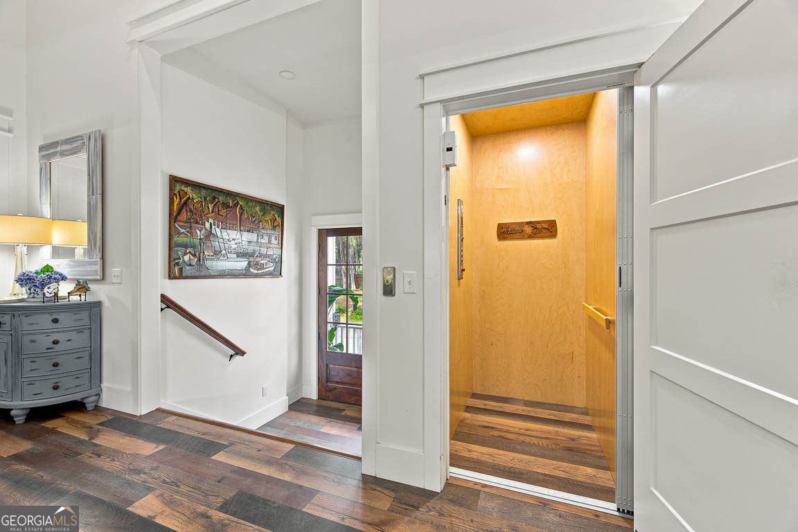 100 Virginia Property Photo 15