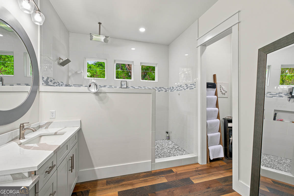 100 Virginia Property Photo 19