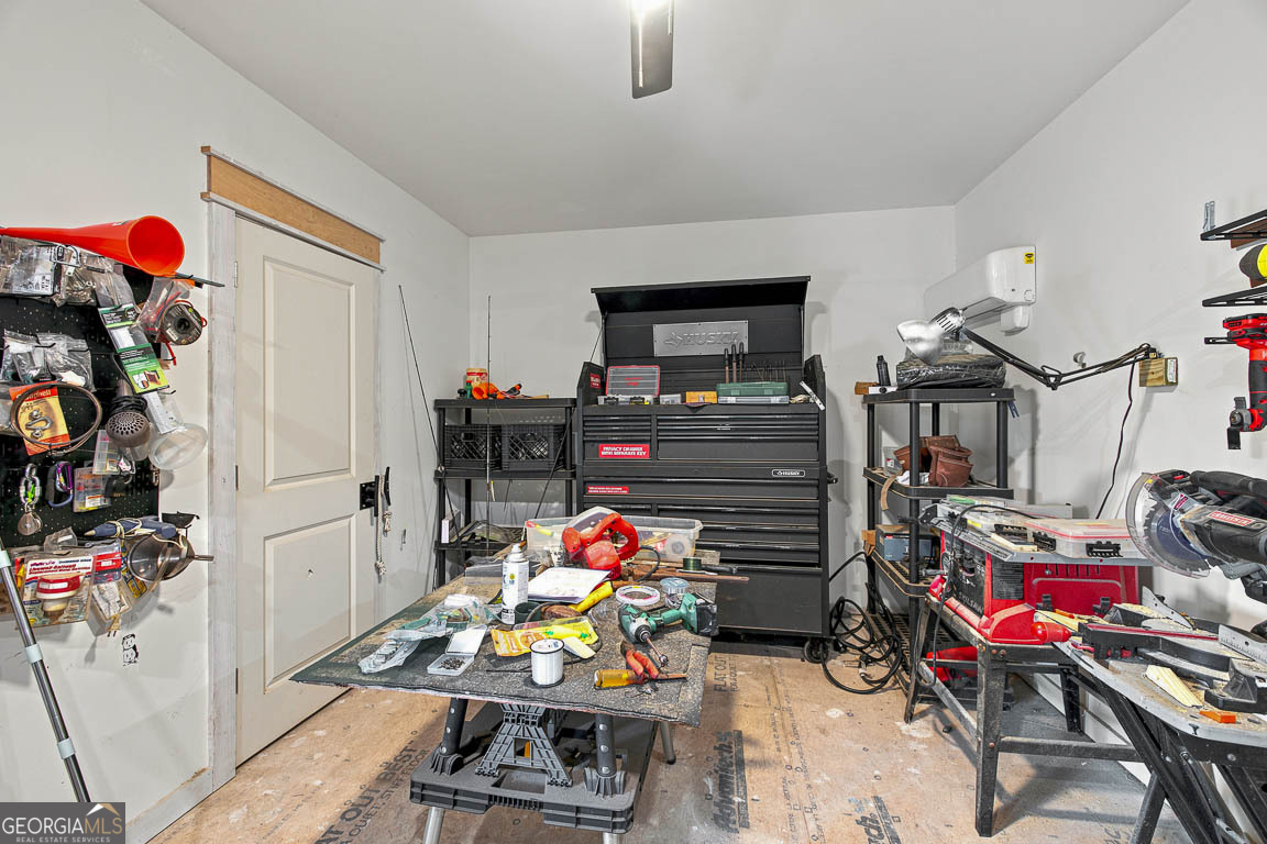 100 Virginia Property Photo 21