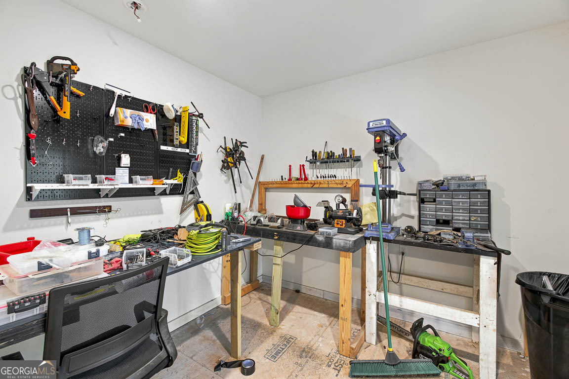 100 Virginia Property Photo 22