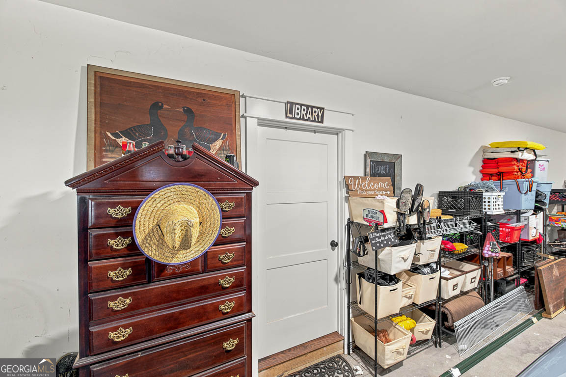 100 Virginia Property Photo 24