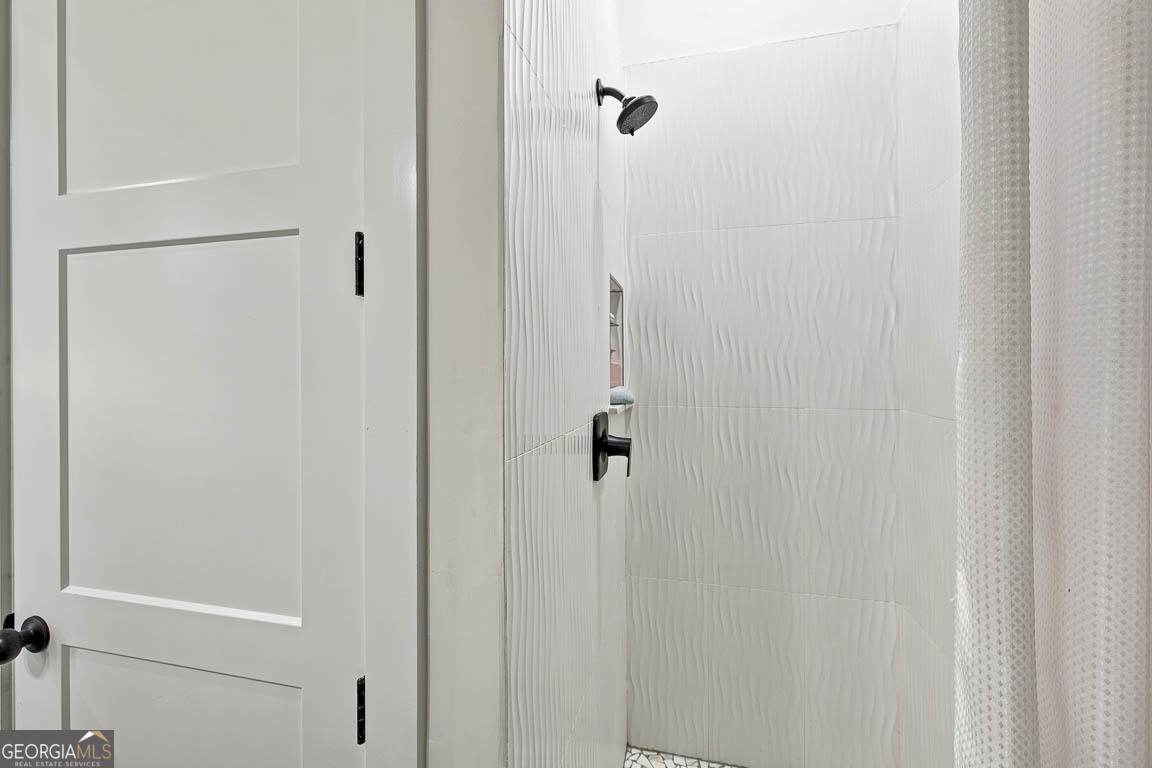 100 Virginia Property Photo 33