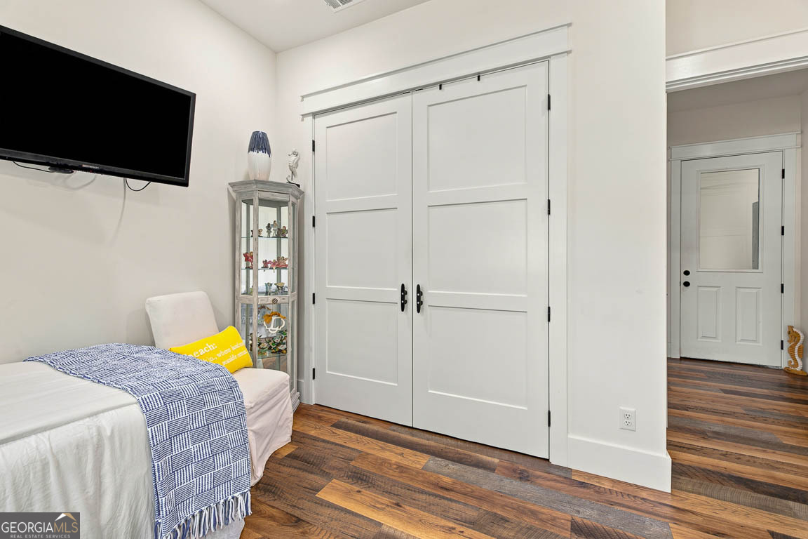 100 Virginia Property Photo 37
