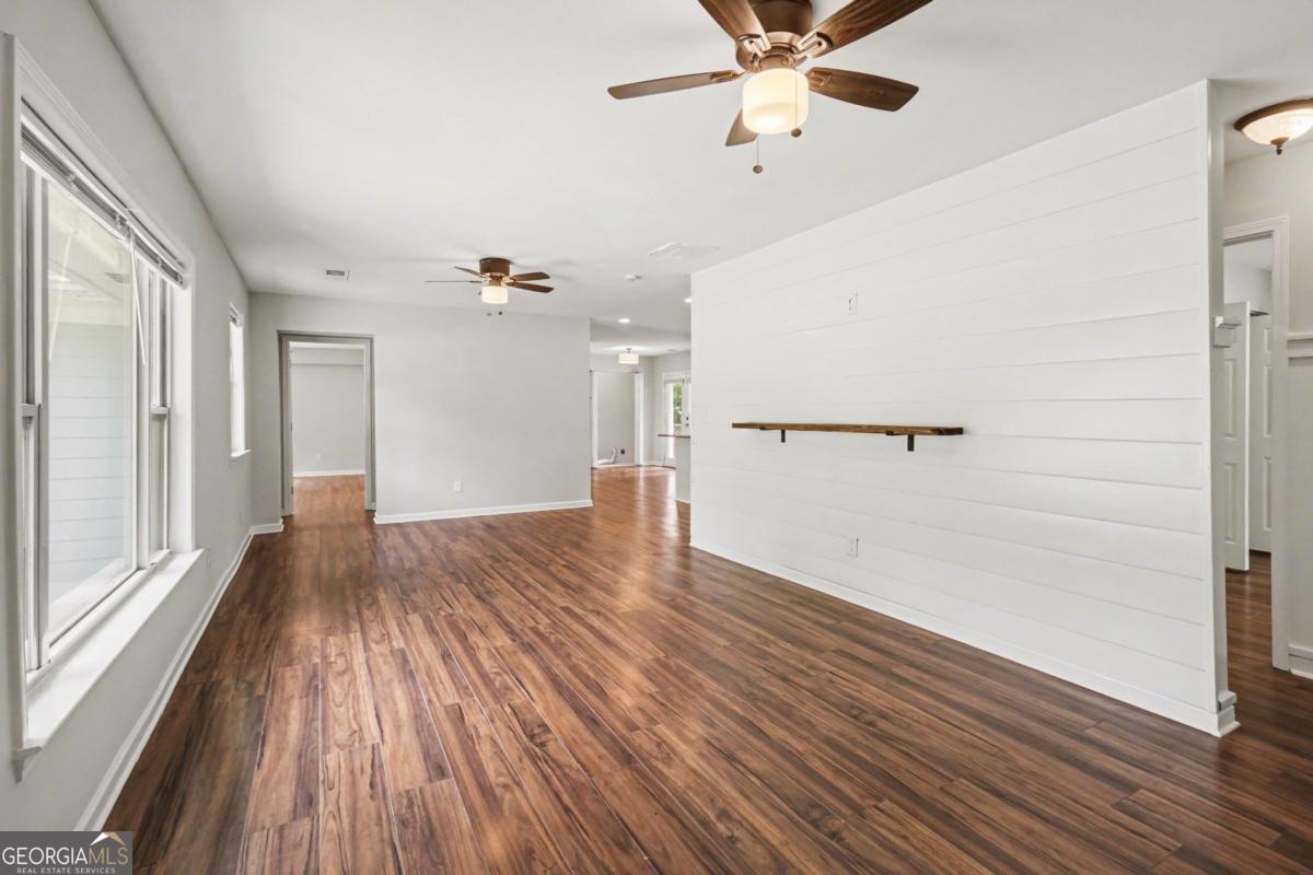 3152 Columbia Woods Drive Property Photo 5